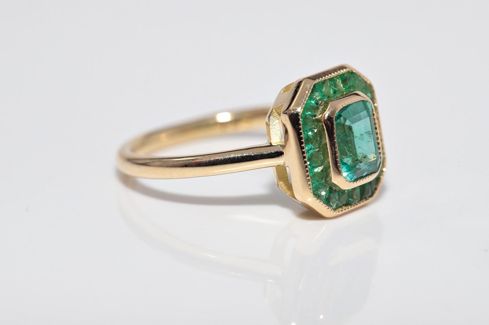 New Made 18k Gold Natural Square Cut And Caliber Cut Emerald Ring For Sale 7