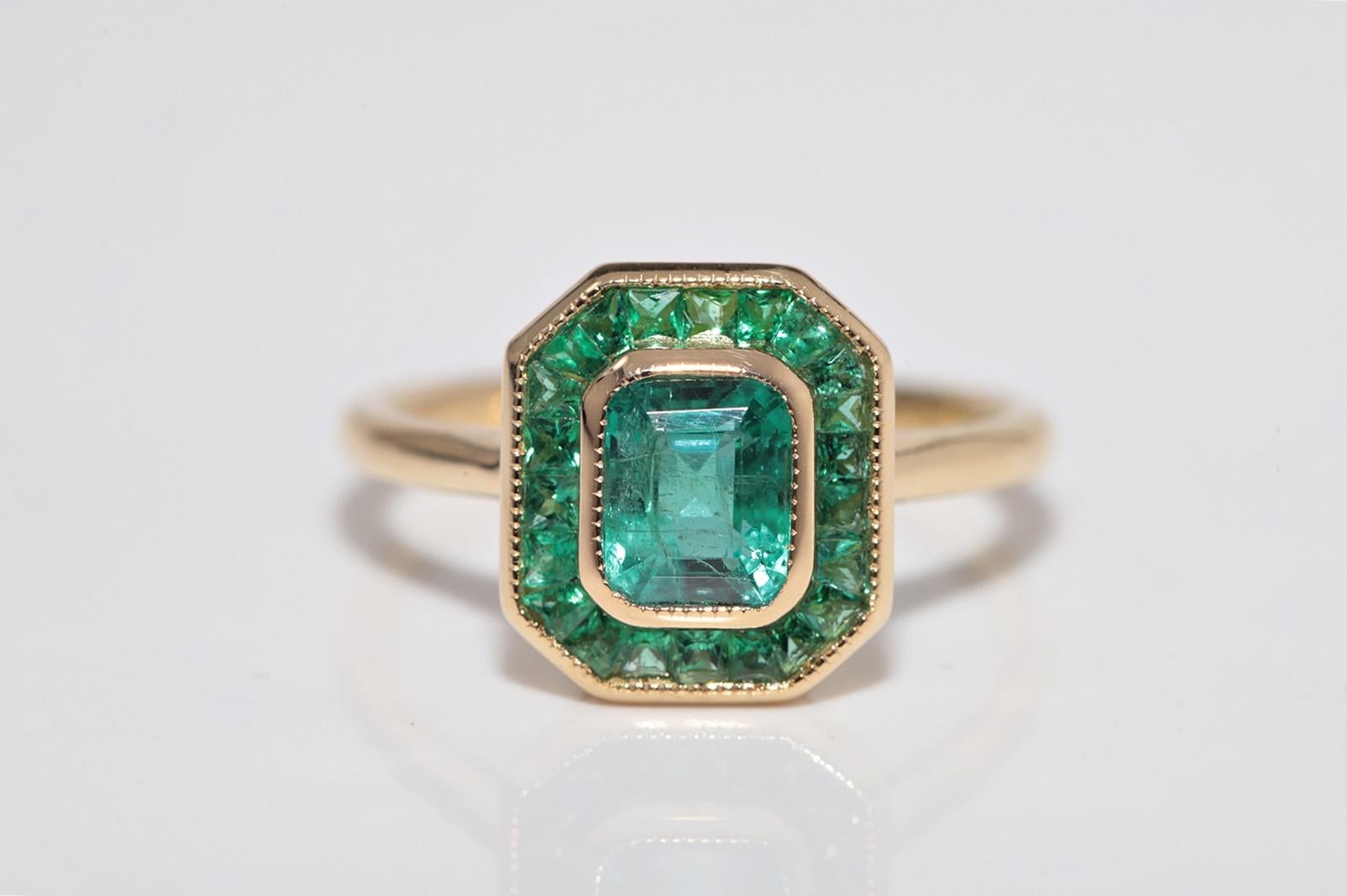 New Made 18k Gold Natural Square Cut And Caliber Cut Emerald Ring For Sale 9