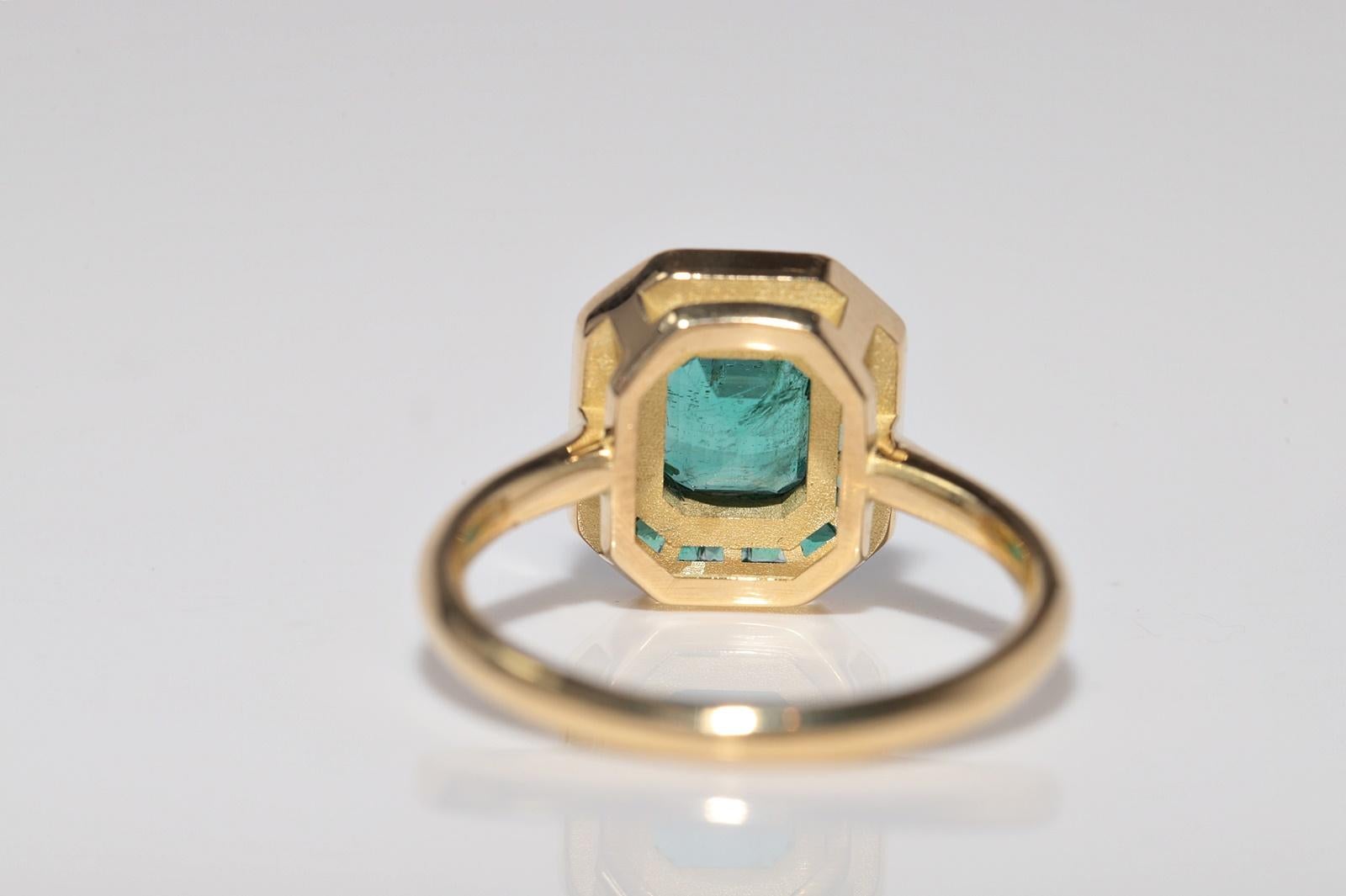 New Made 18k Gold Natural Square Cut And Caliber Cut Emerald Ring For Sale 4