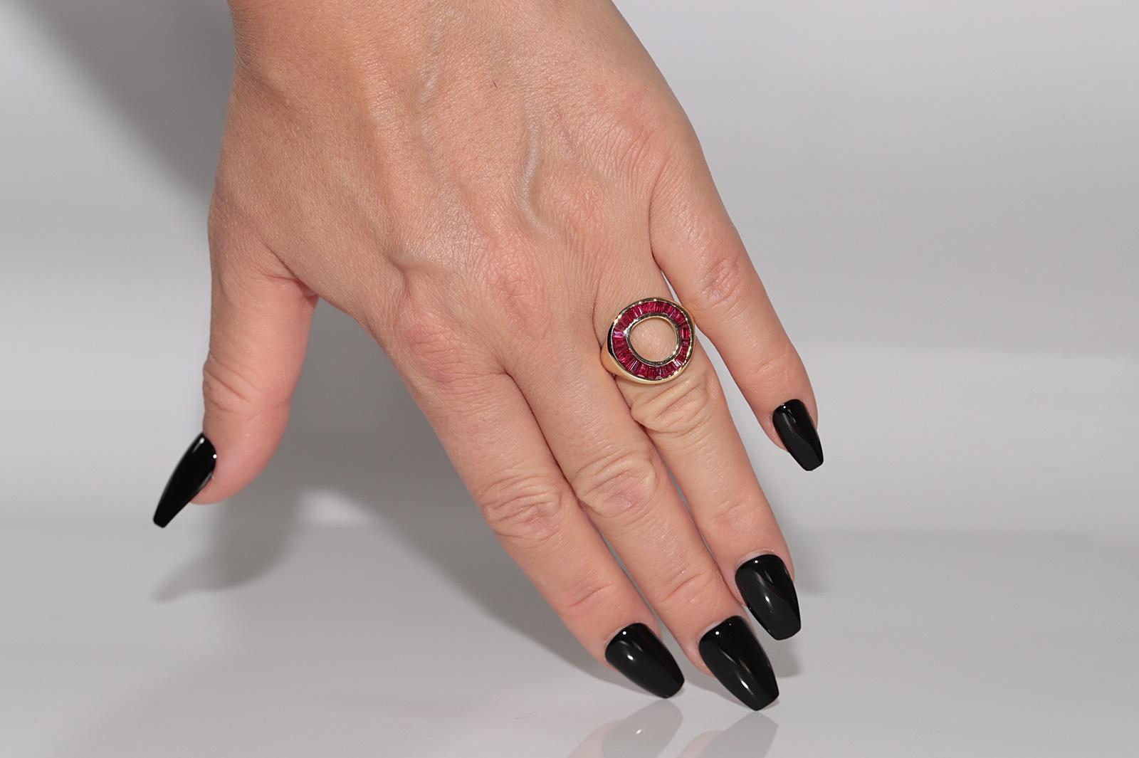 New Made 18k Gold natürlichen konischen Schliff Rubin dekoriert Runde  Ring im Angebot 7