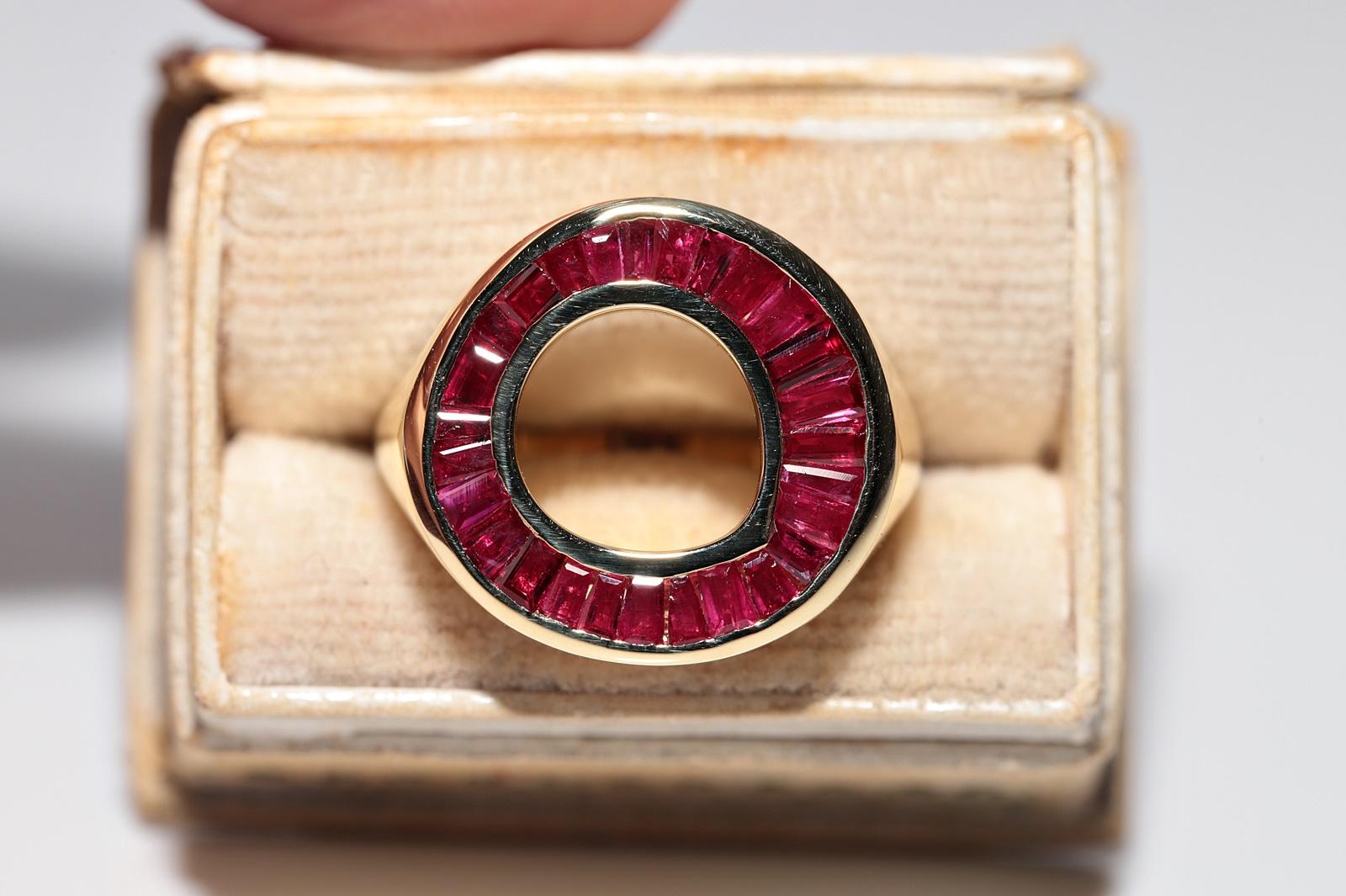 In sehr gutem Zustand.
Das Gesamtgewicht beträgt 10,8 Gramm.
Insgesamt ist Rubin 2.35 ct.
Ringgröße ist US 6.5
Wir können jede Größe herstellen.
Die Box ist nicht enthalten.
Bitte kontaktieren Sie uns bei Fragen.