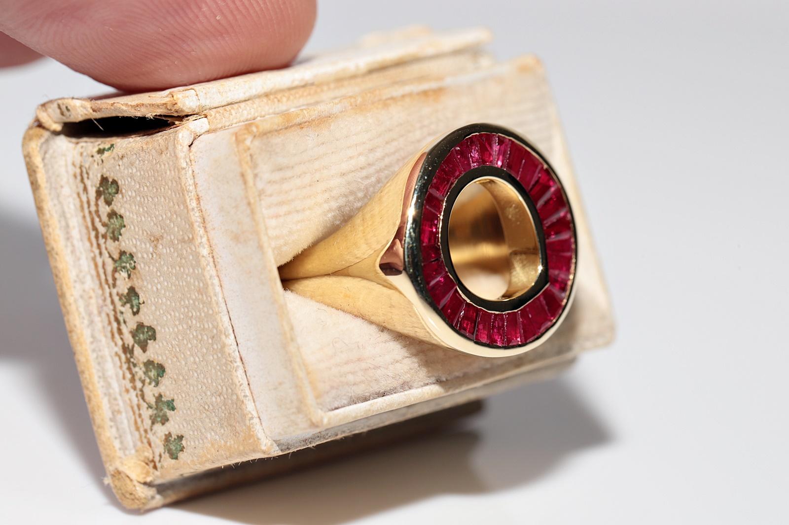 New Made 18k Gold natürlichen konischen Schliff Rubin dekoriert Runde  Ring (Moderne) im Angebot