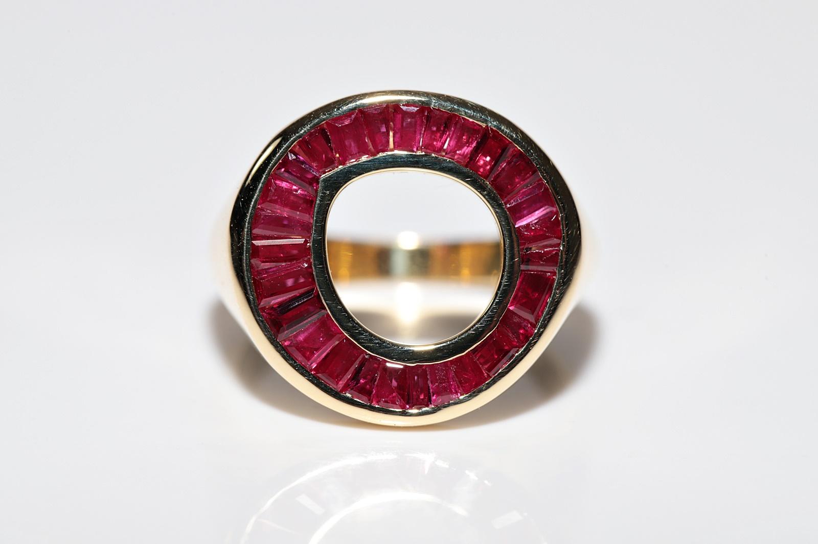 New Made 18k Gold natürlichen konischen Schliff Rubin dekoriert Runde  Ring (Baguette-Treppenschliff) im Angebot