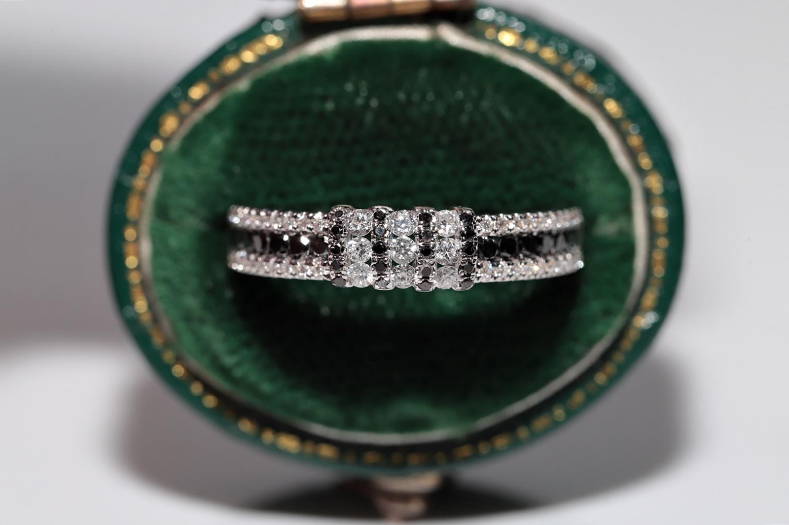 Women's New Made 18k Gold Natural White And Black Diamond Band Ring For Sale