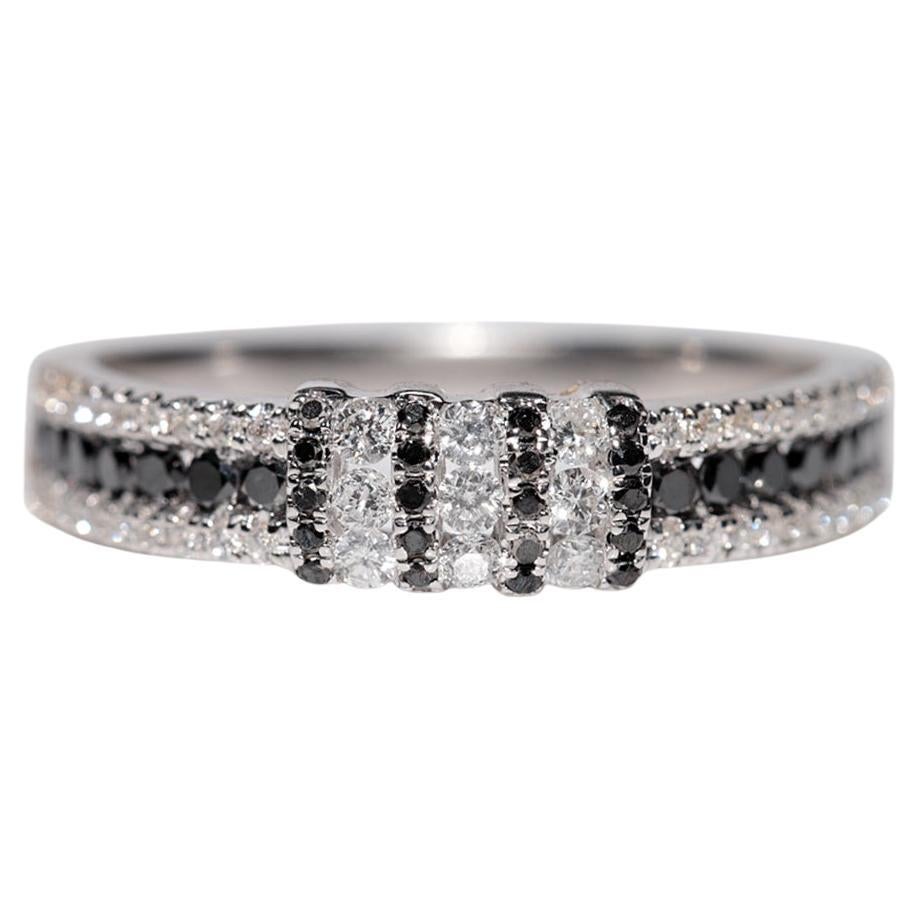 Anello a fascia con diamante naturale bianco e nero in oro 18k di nuova produzione