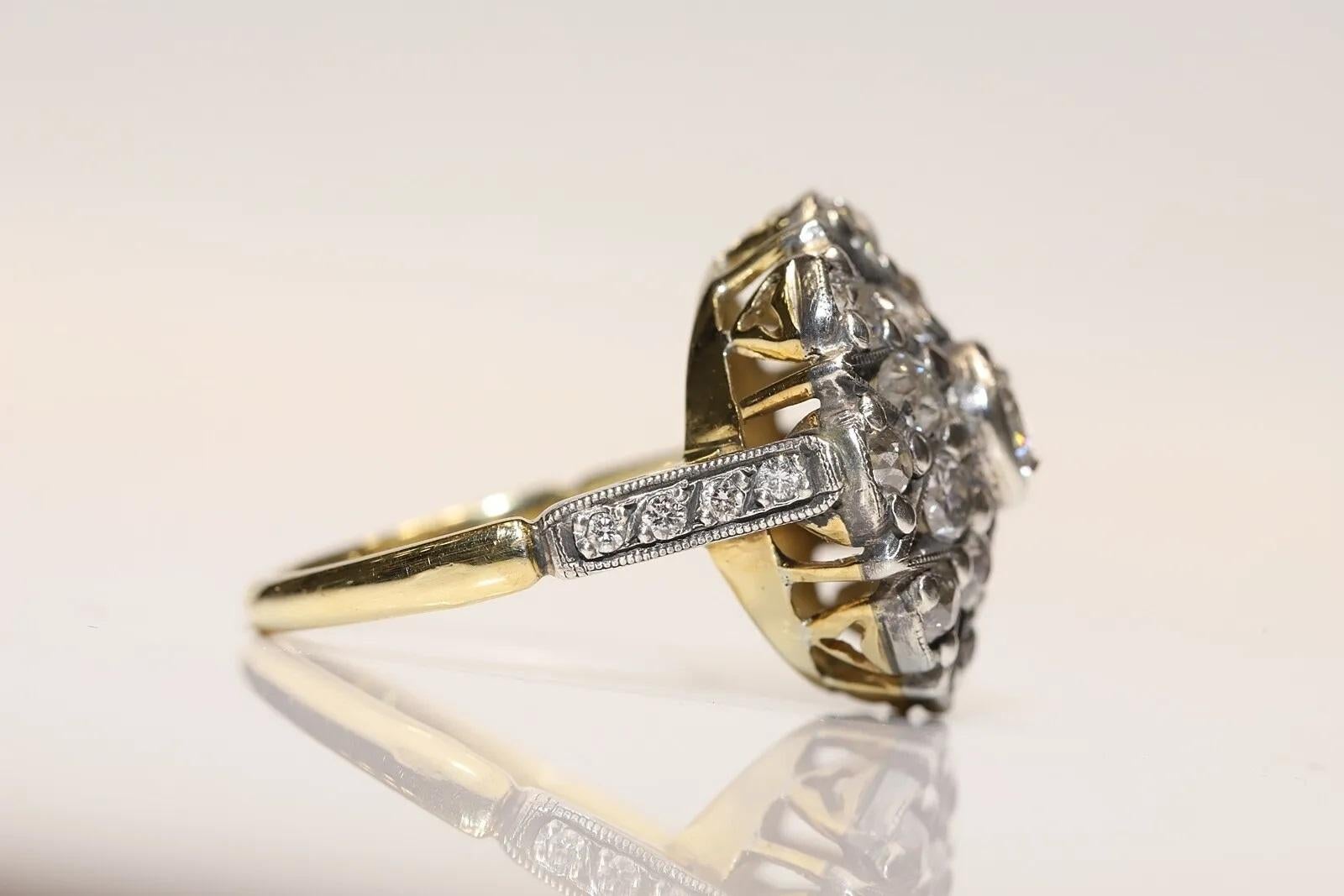 Moderne Bague faite à la main en or 18 carats décorée de diamants naturels, neuve en vente