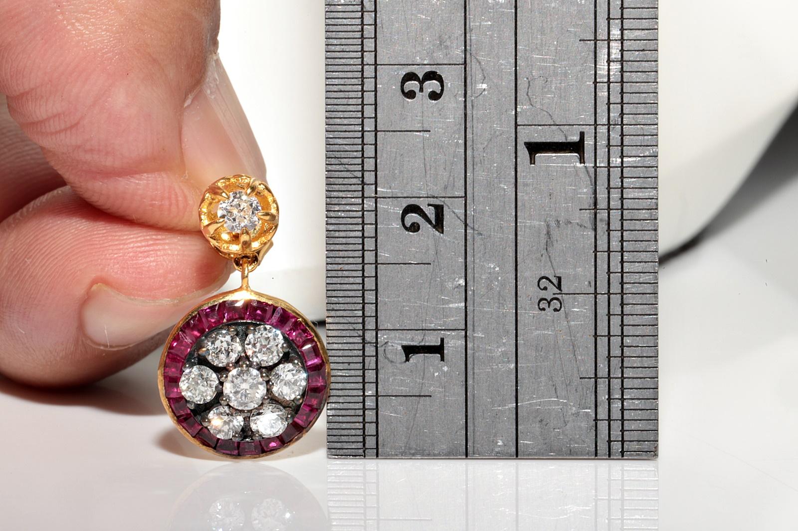 New Made 18k Gold Top Silver Natural Diamond and Caliber Ruby Decorated Earring en vente 4