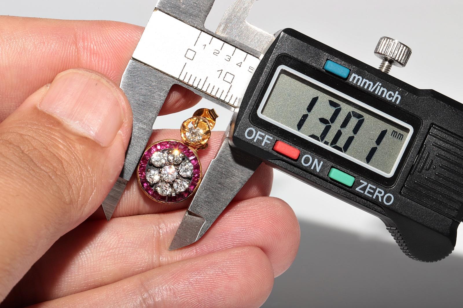 New Made 18k Gold Top Silver Natural Diamond and Caliber Ruby Decorated Earring en vente 6