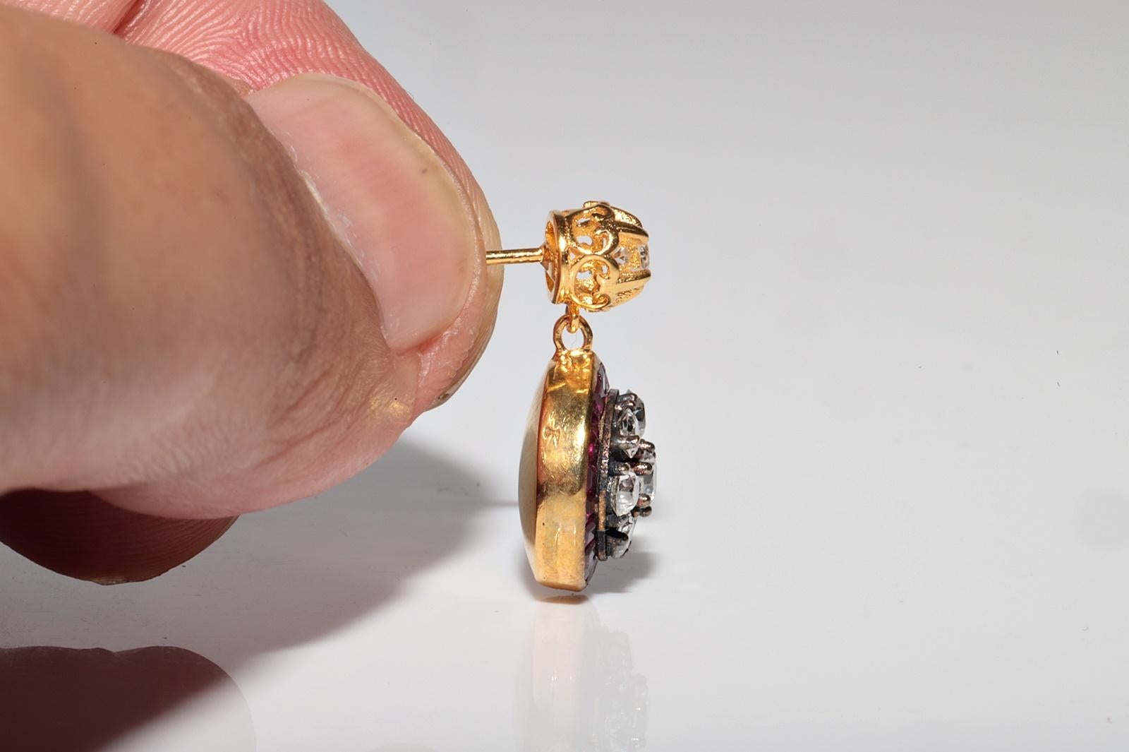 New Made 18k Gold Top Silver Natural Diamond and Caliber Ruby Decorated Earring en vente 7