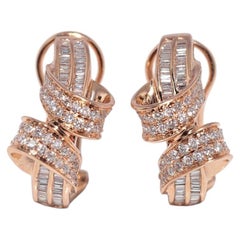 Orecchino nuovo in oro rosa 18 carati, di seconda mano, con diamante naturale e chiusura Omega