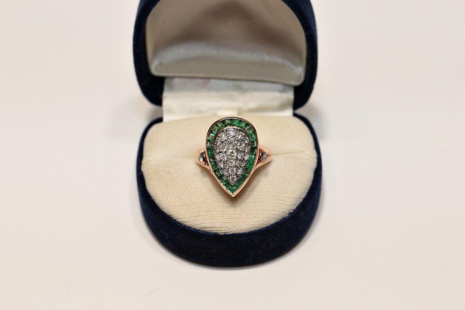 Neu Hergestellter 8k Gold Natürlicher Diamant und Kaliber Smaragd Dekorierter Ring  (Moderne) im Angebot
