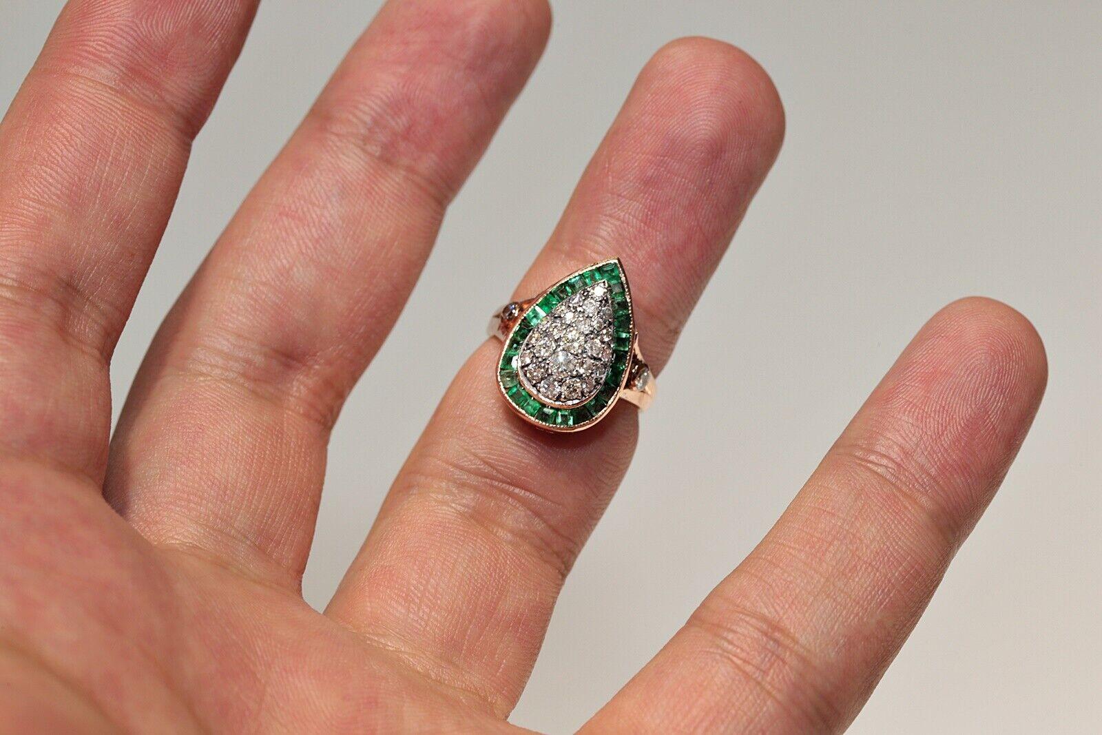 Neu Hergestellter 8k Gold Natürlicher Diamant und Kaliber Smaragd Dekorierter Ring  im Angebot 3