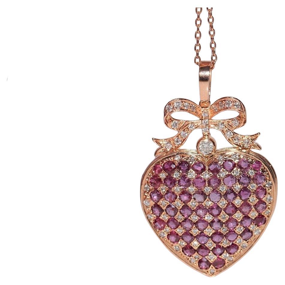 Collana con ciondolo decorato con diamanti naturali e rubini in oro 8k di nuova produzione