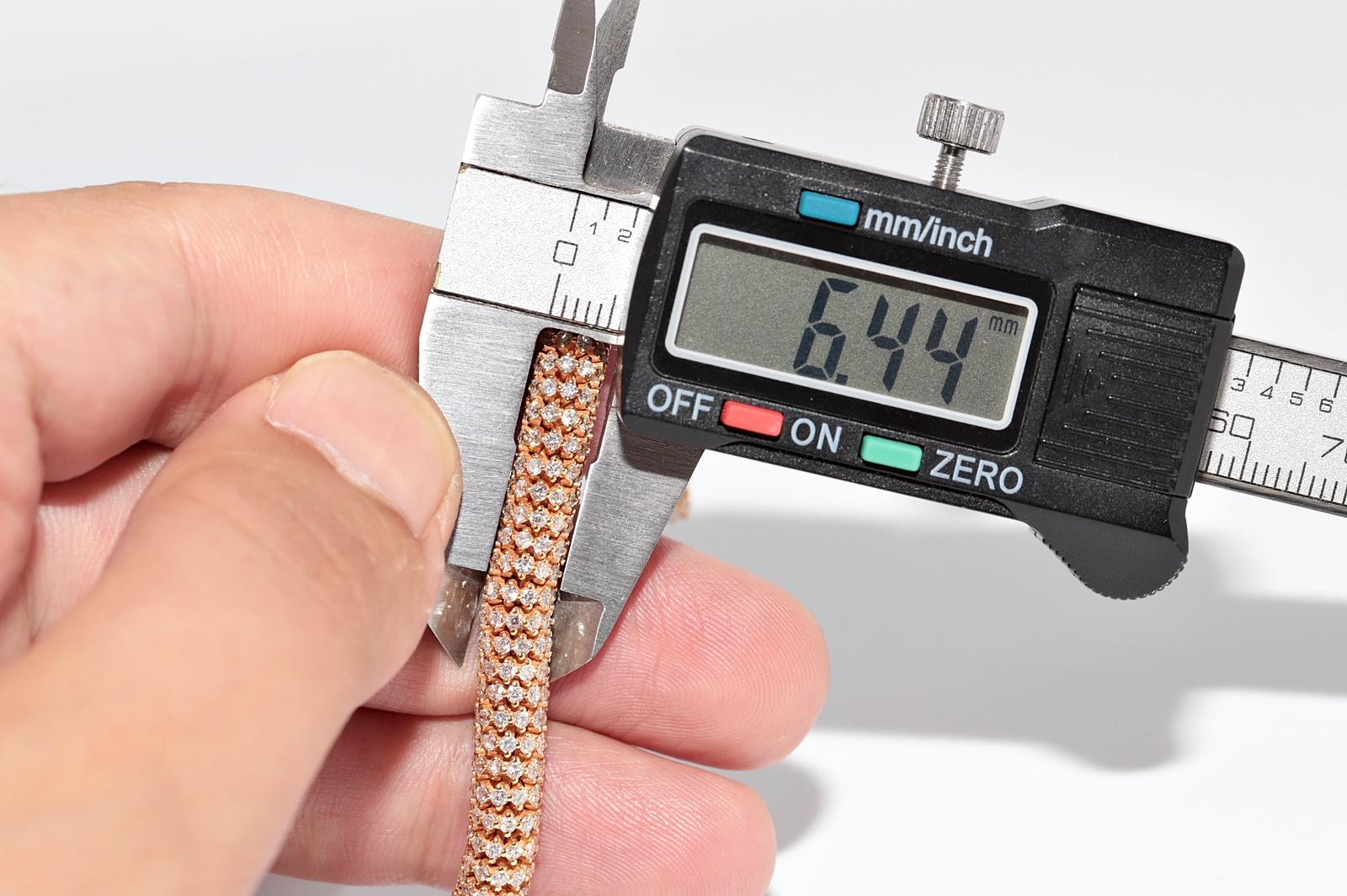 New Made Handcrafted 18k Gold Natural Diamond Decorated Strong Bracelet en vente 8