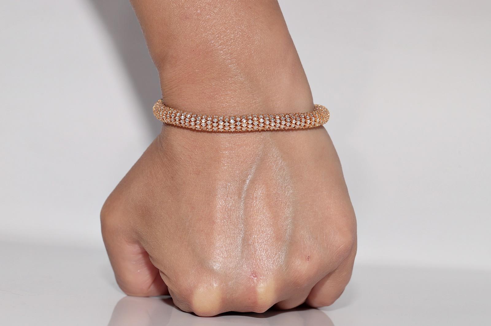 New Made Handcrafted 18k Gold Natural Diamond Decorated Strong Bracelet en vente 10