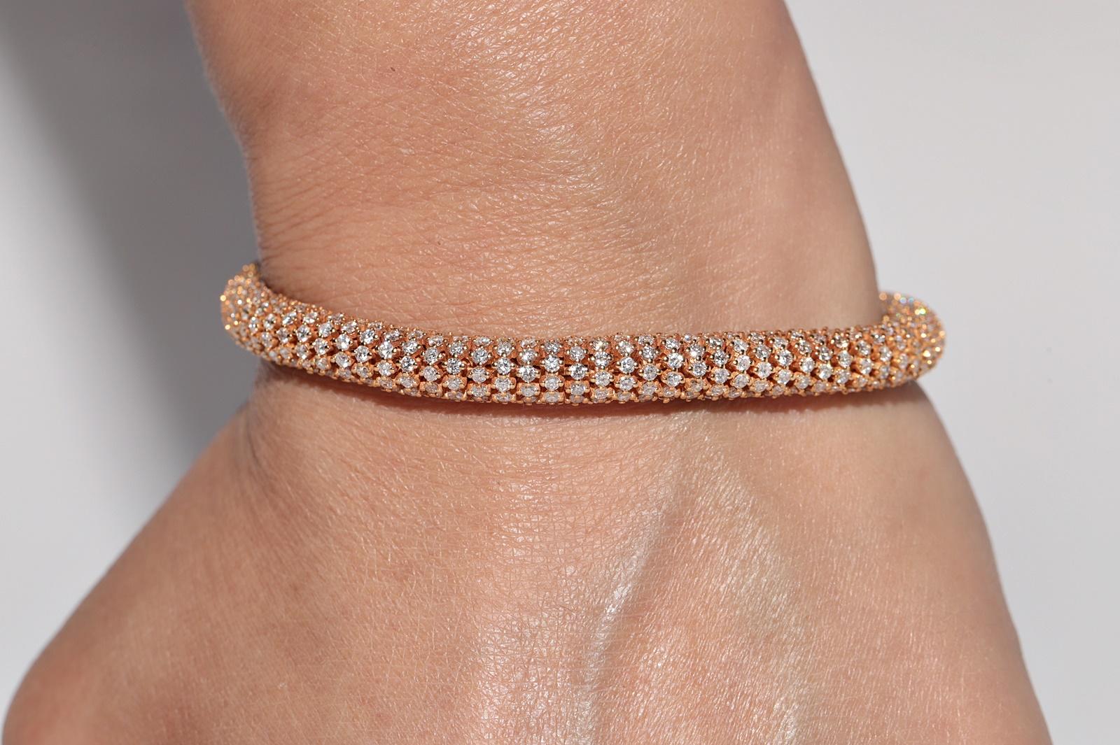 New Made Handcrafted 18k Gold Natural Diamond Decorated Strong Bracelet en vente 11