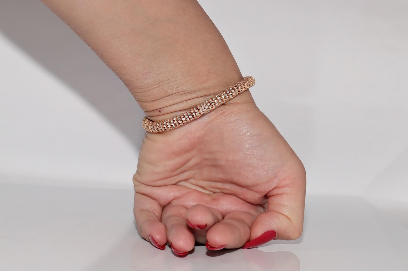 New Made Handcrafted 18k Gold Natural Diamond Decorated Strong Bracelet en vente 13