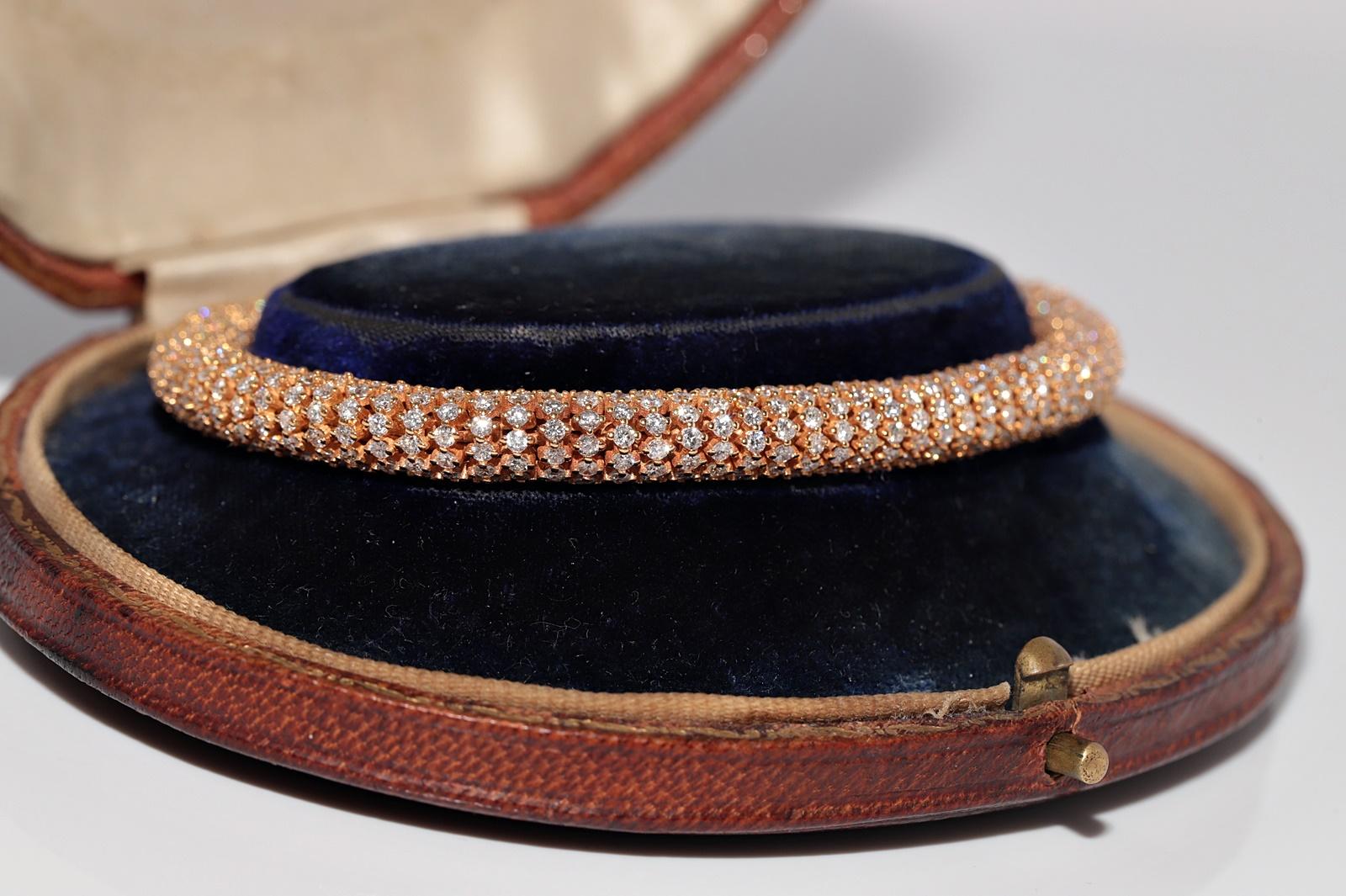 Taille brillant New Made Handcrafted 18k Gold Natural Diamond Decorated Strong Bracelet en vente