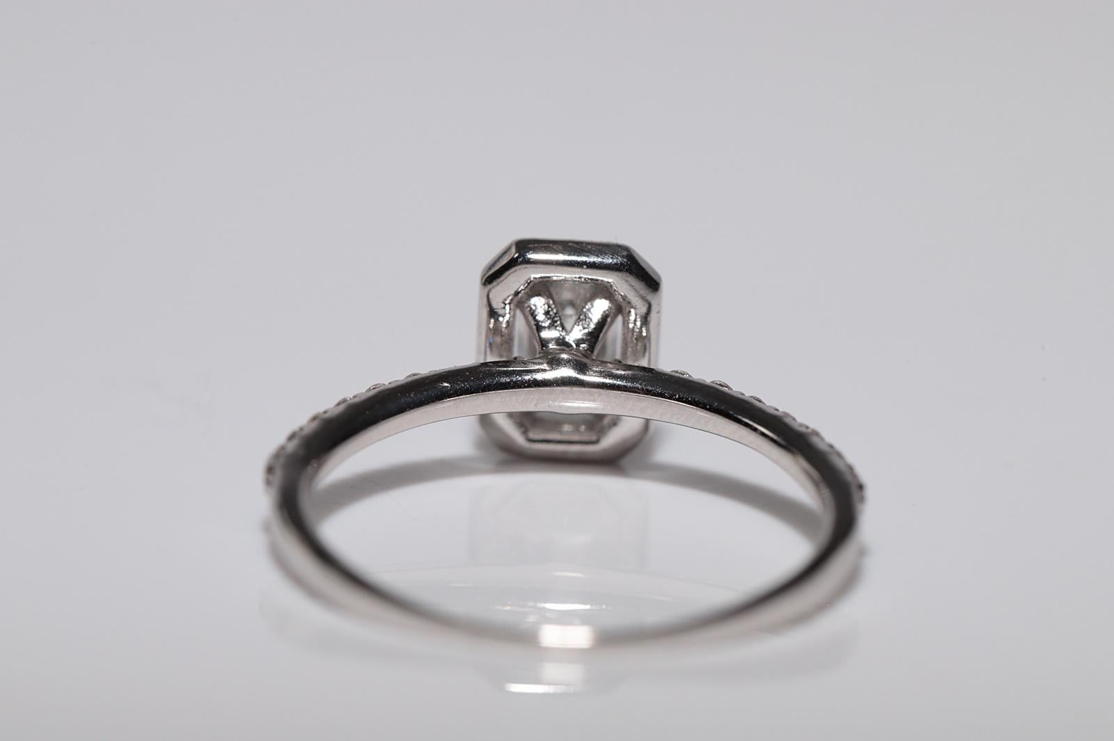 Anello solitario con diamante naturale taglio baguette in oro 14k di nuova produzione in vendita 5