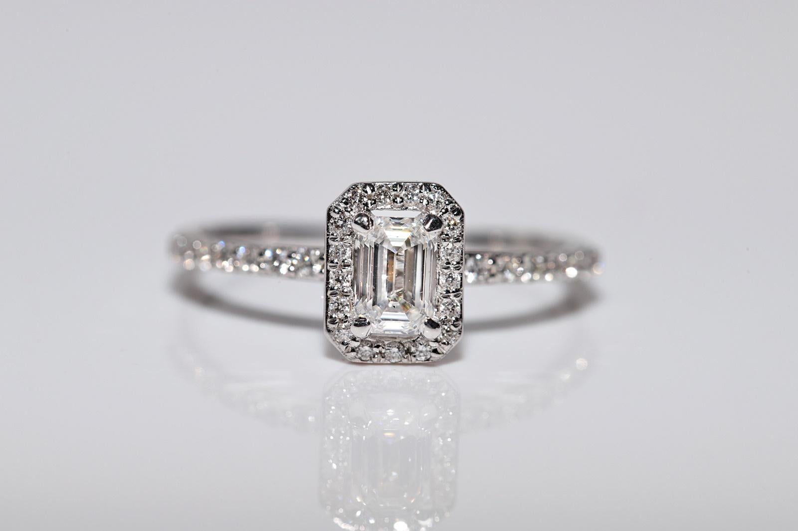 Taglio baguette Anello solitario con diamante naturale taglio baguette in oro 14k di nuova produzione in vendita