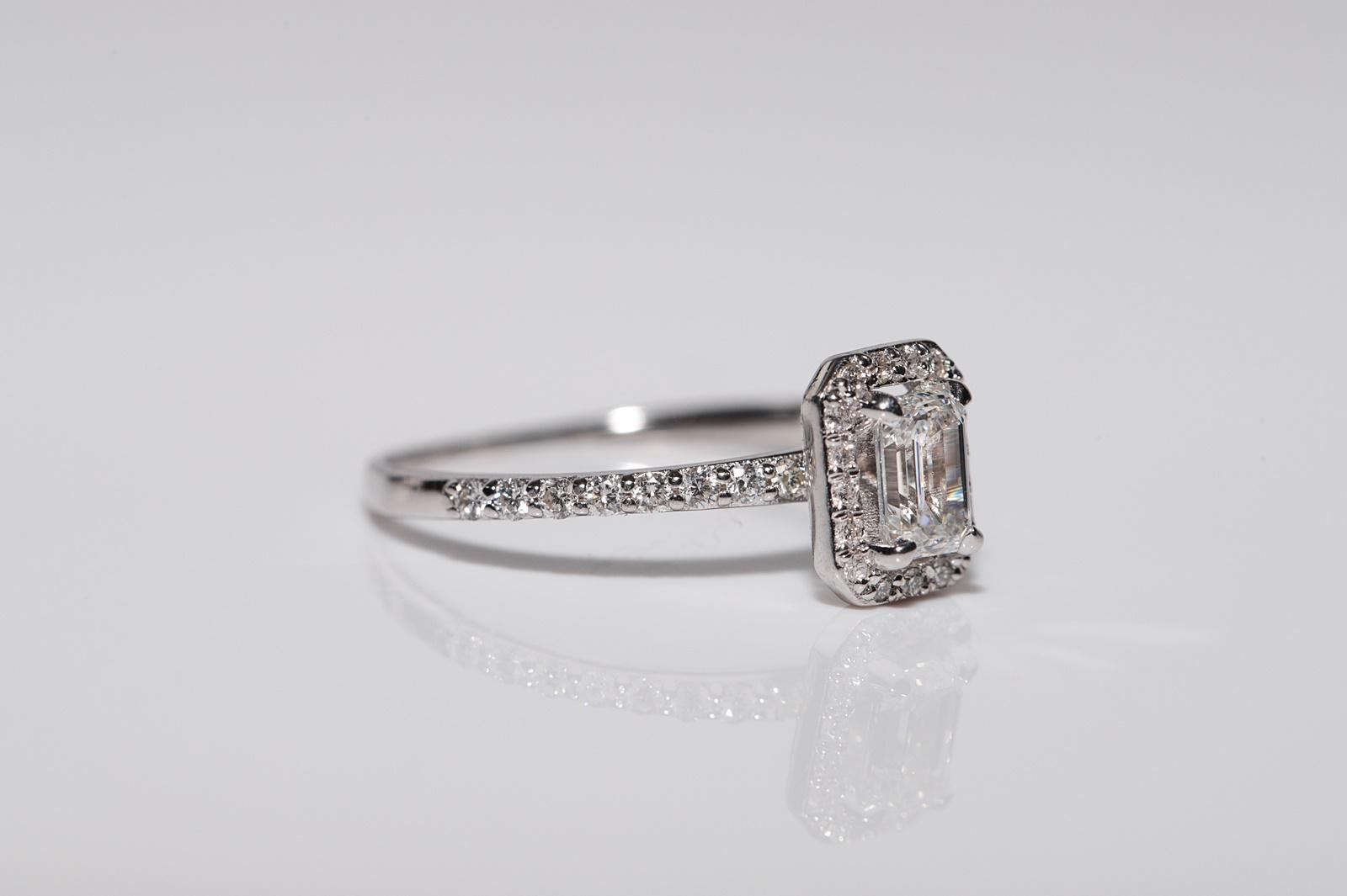 Anello solitario con diamante naturale taglio baguette in oro 14k di nuova produzione in vendita 3