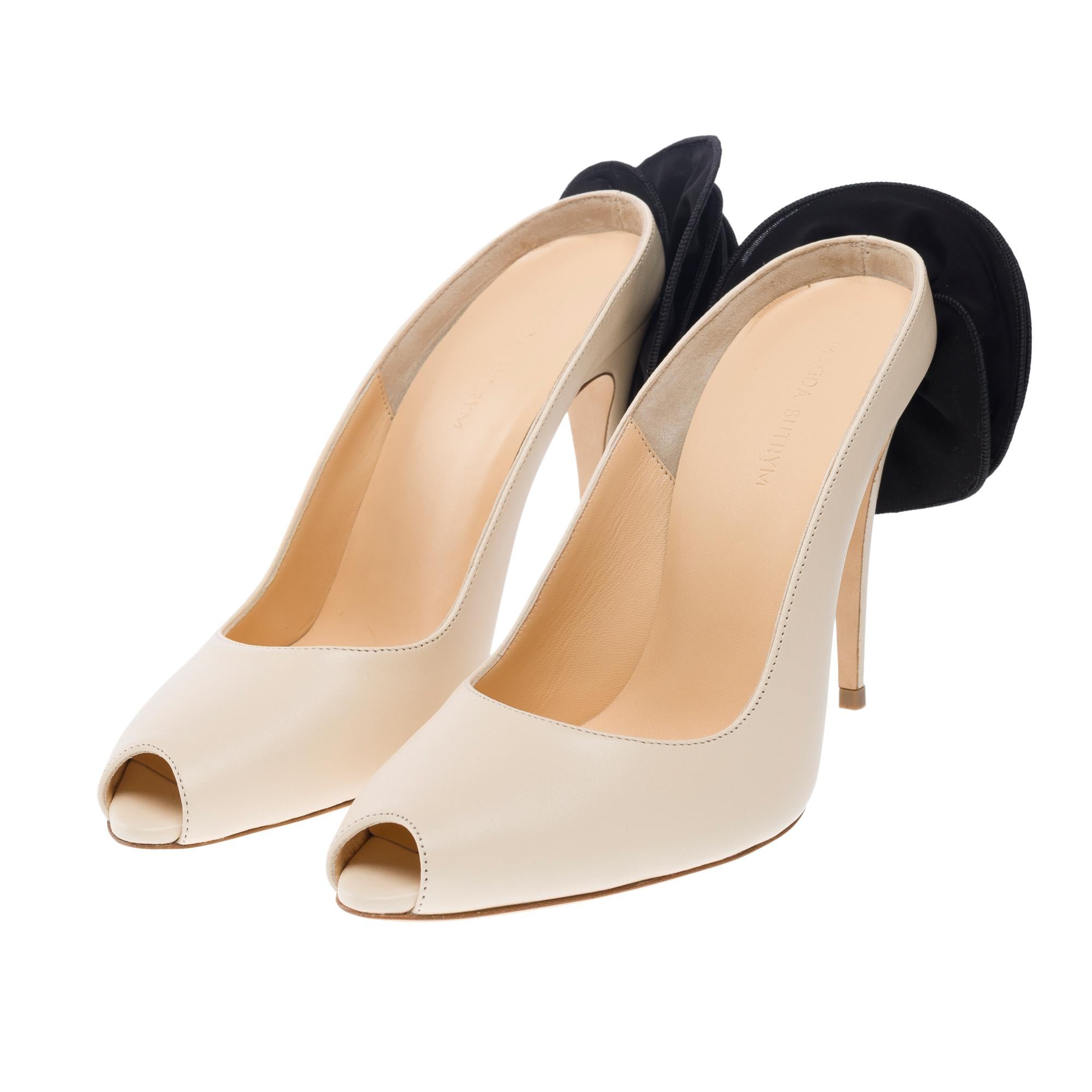 New Magda Butrym Peep Toe Mules in Cream leather , Size 38 In New Condition For Sale In Paris, IDF