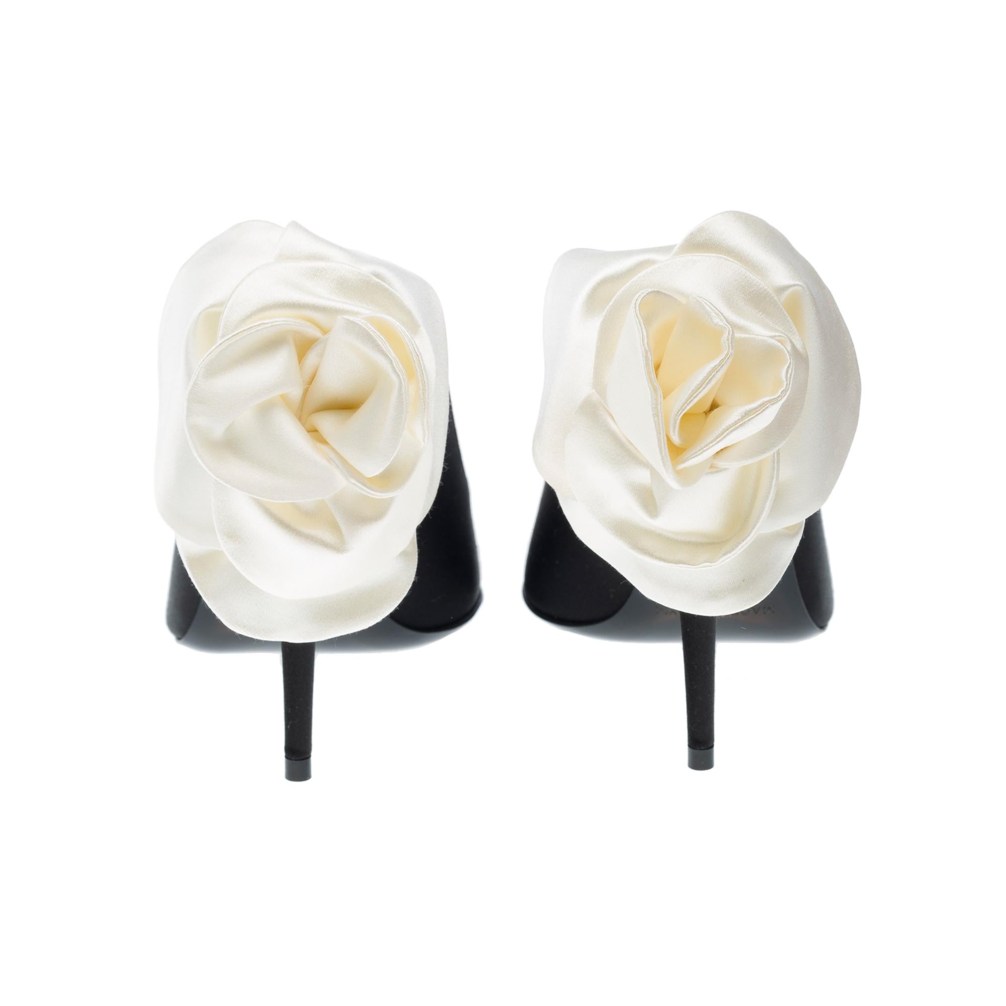New Magda Butrym Spiral Sandals Black Flower , Size 39 In New Condition For Sale In Paris, IDF