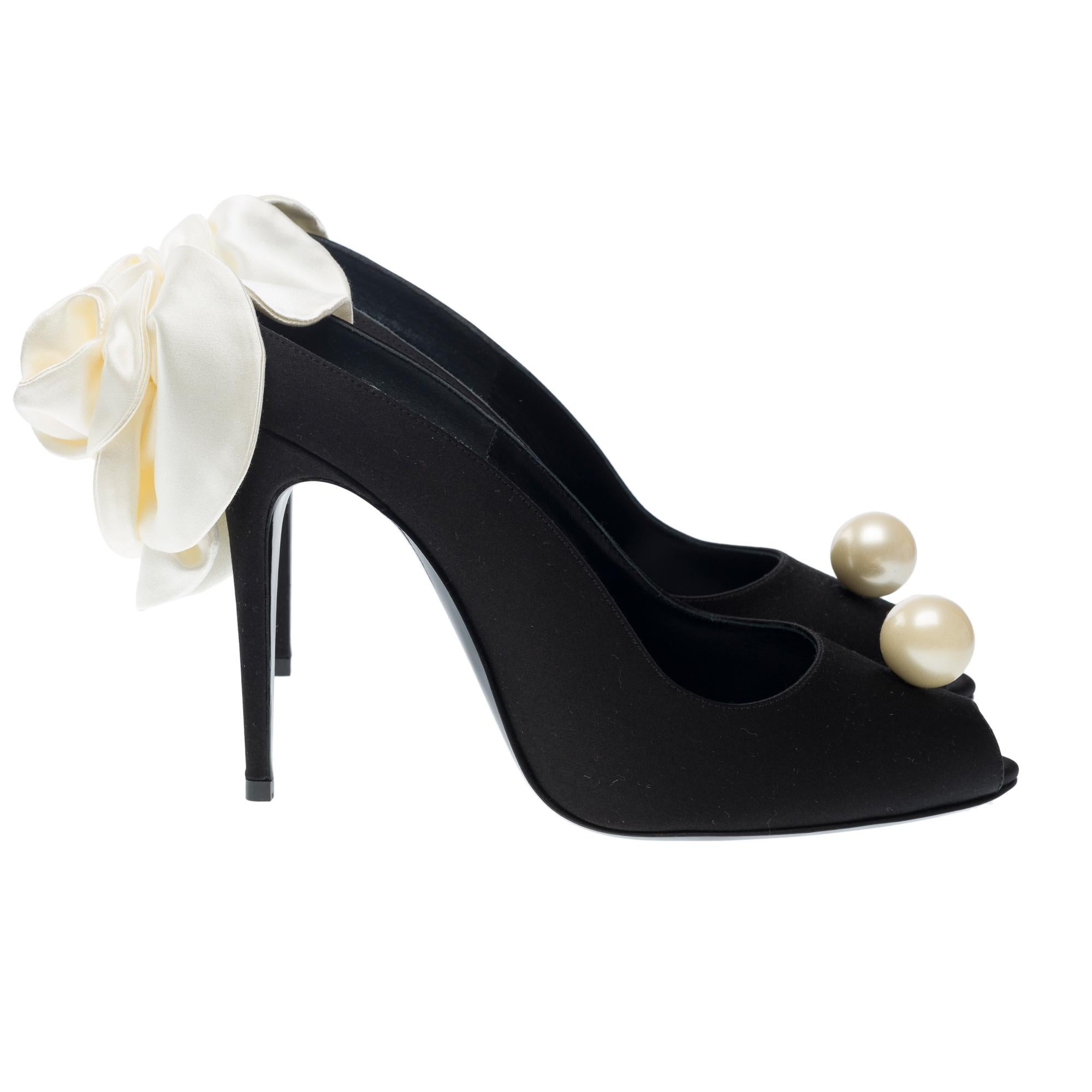 New Magda Butrym Spiral Sandals Black Flower , Size 39 For Sale 1