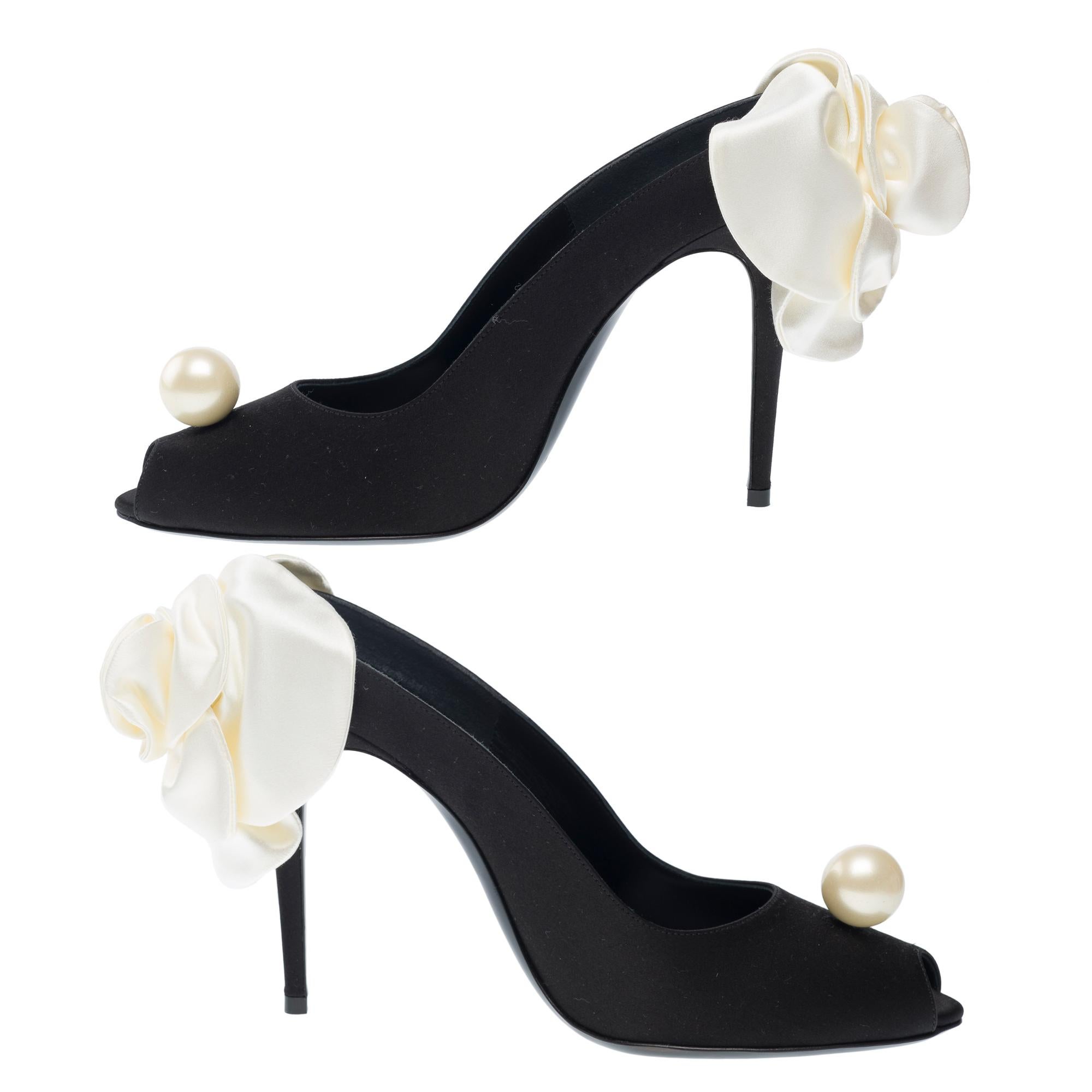 New Magda Butrym Spiral Sandals Black Flower , Size 39 For Sale 4