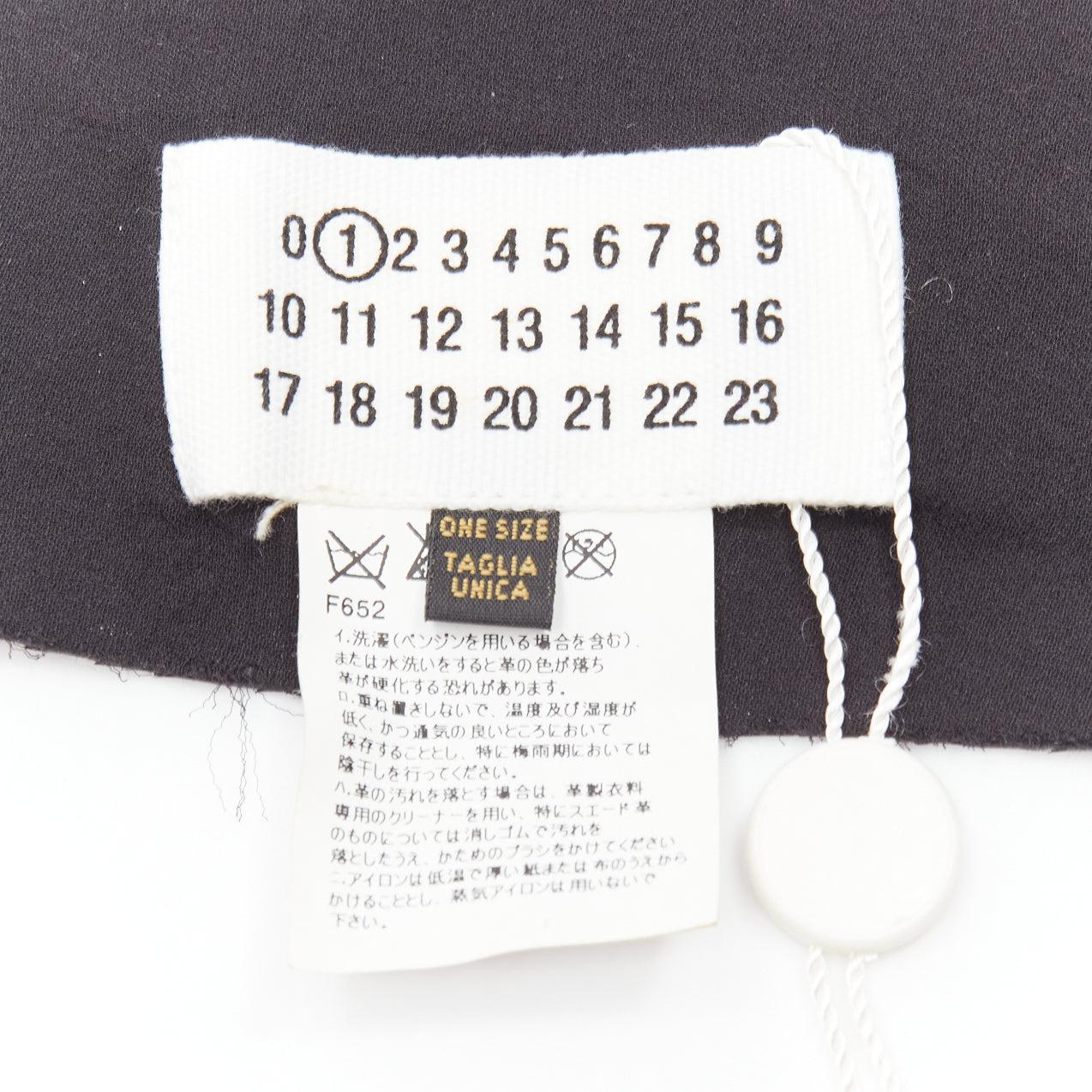 nouveau MAISON MARGIELA 2011 collier à bavette en cuir noir écaillé Taille unique en vente 7