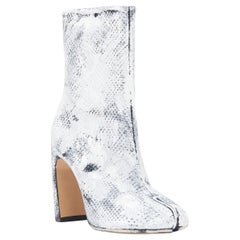 Used new MAISON MARGIELA Tabi white hand painted scaled split toe ankle boot EU37