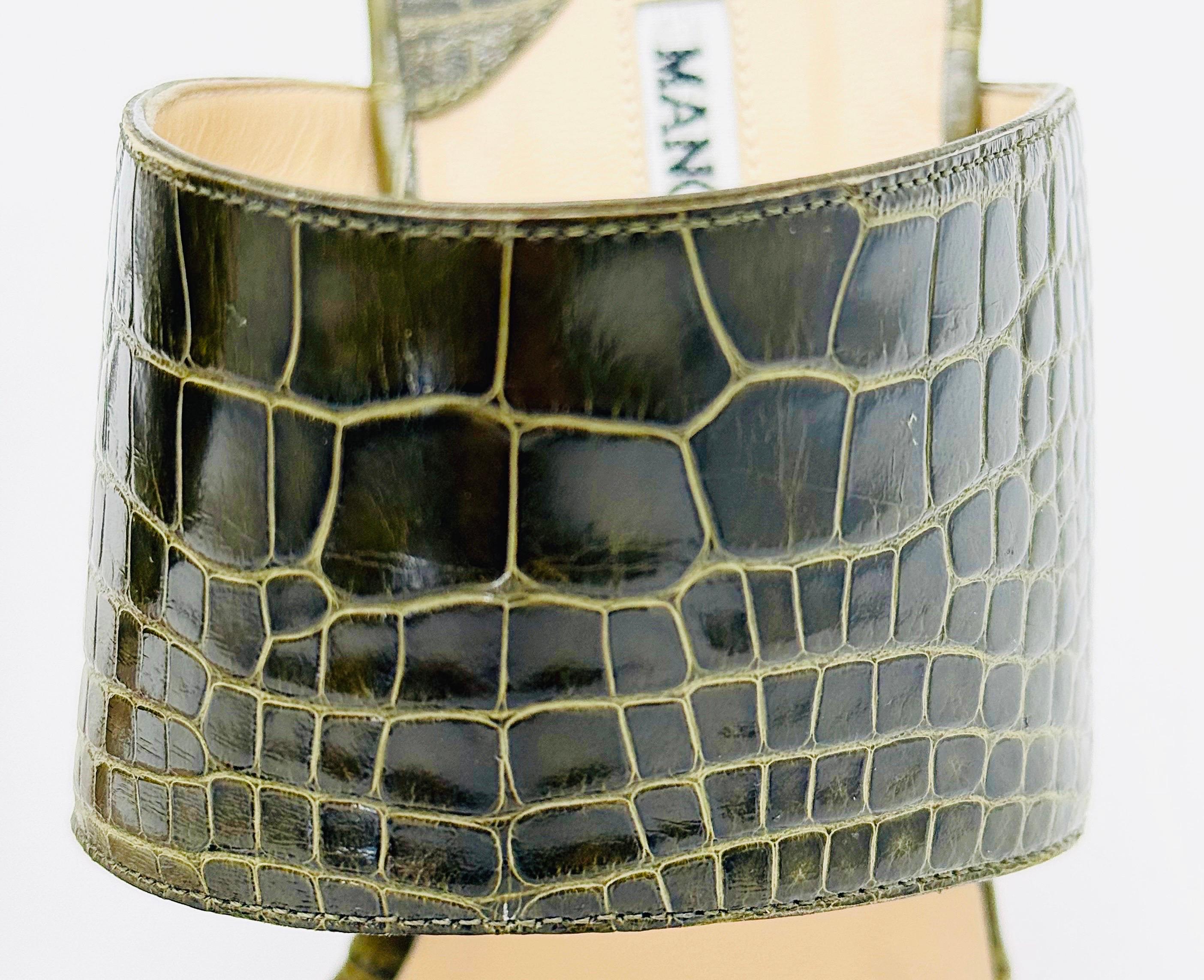 New Manolo Blahnik $2, 900 Size 39.5 Genuine Alligator Olive Green Heels Sandals In New Condition For Sale In San Diego, CA