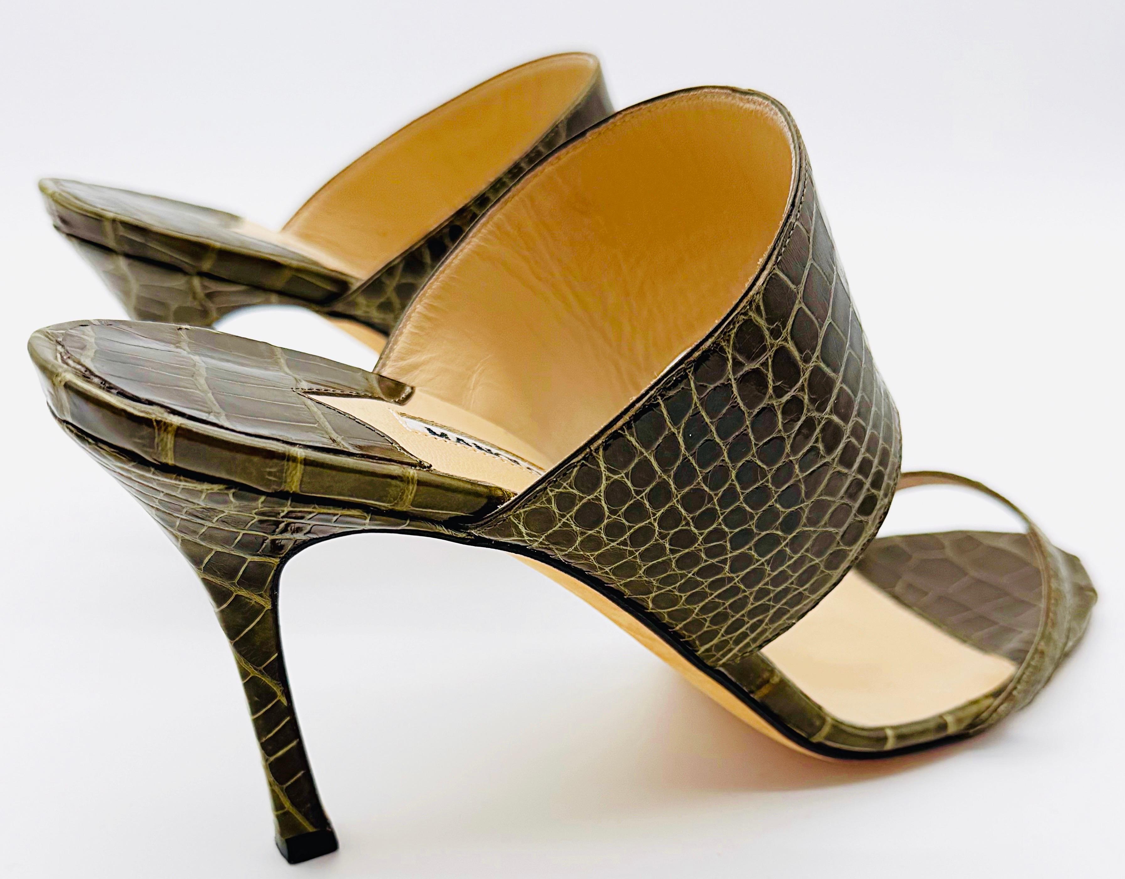 New Manolo Blahnik $2, 900 Size 39.5 Genuine Alligator Olive Green Heels Sandals For Sale 3