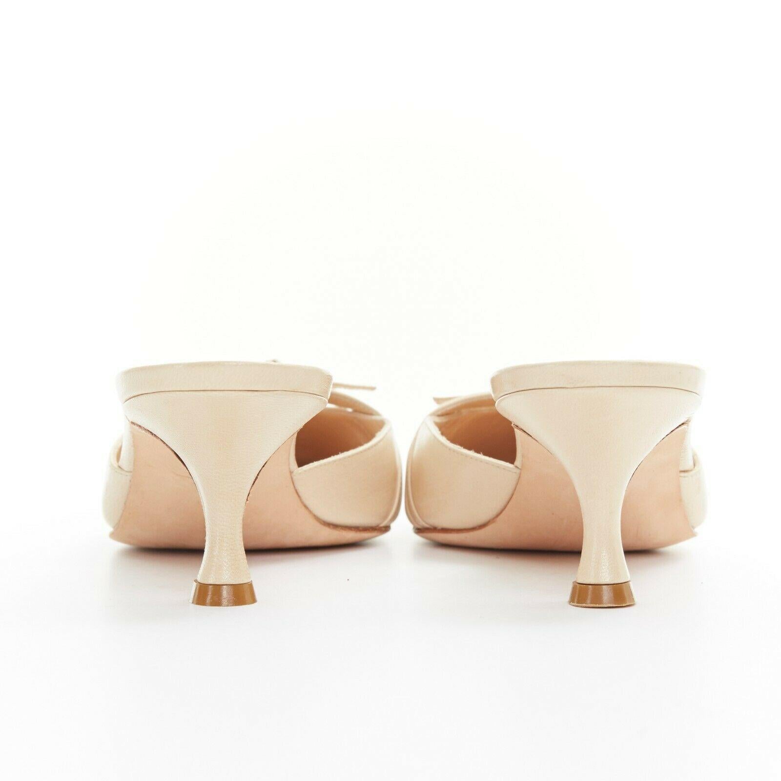 new MANOLO BLAHNIK nude bow point toe slip on curved kitten heel mule EU38 In Good Condition In Hong Kong, NT