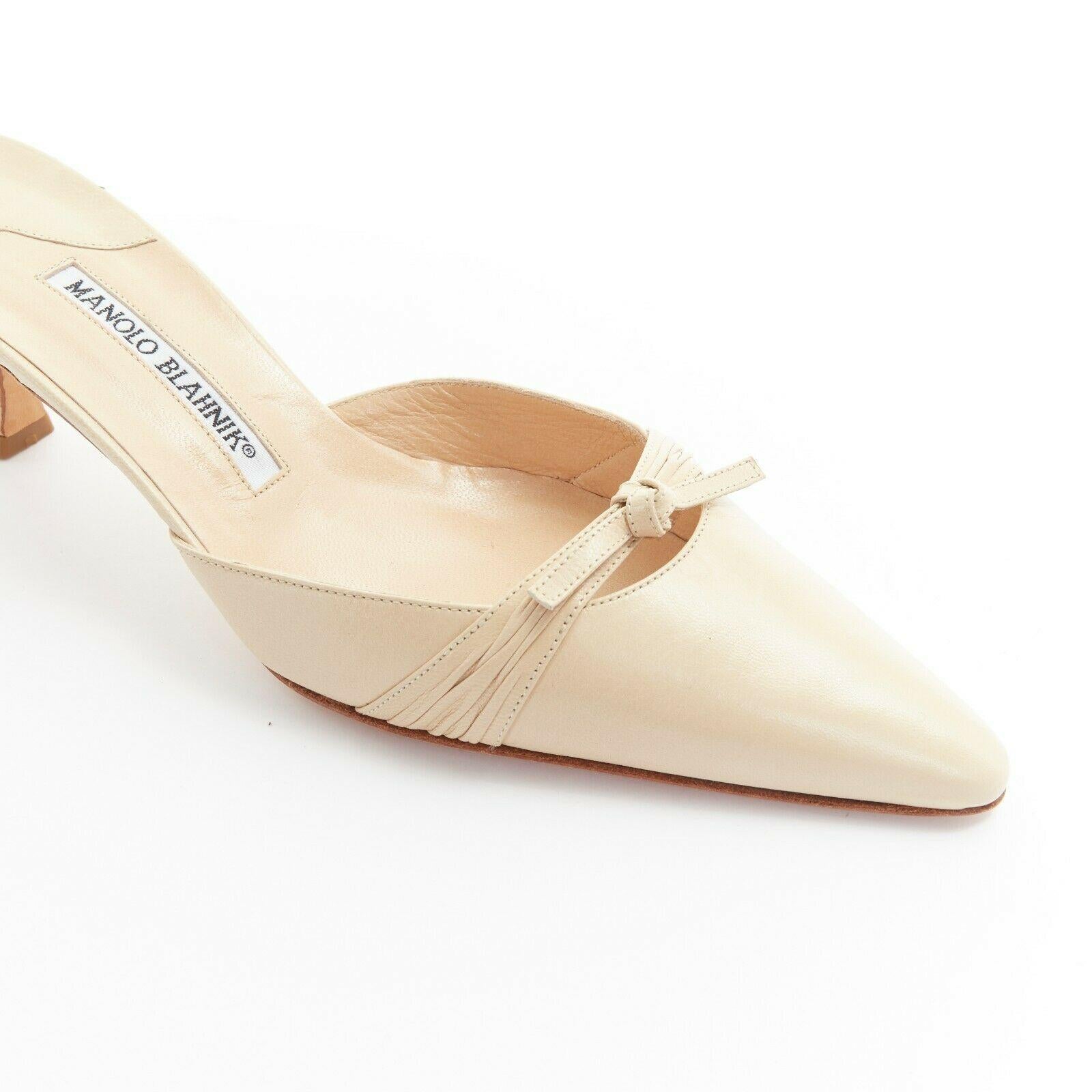 new MANOLO BLAHNIK nude bow point toe slip on curved kitten heel mule EU38 2