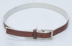 Nuova cintura in pelle marrone e bianca traforata di Maus & Hoffman con fibbia d'argento
