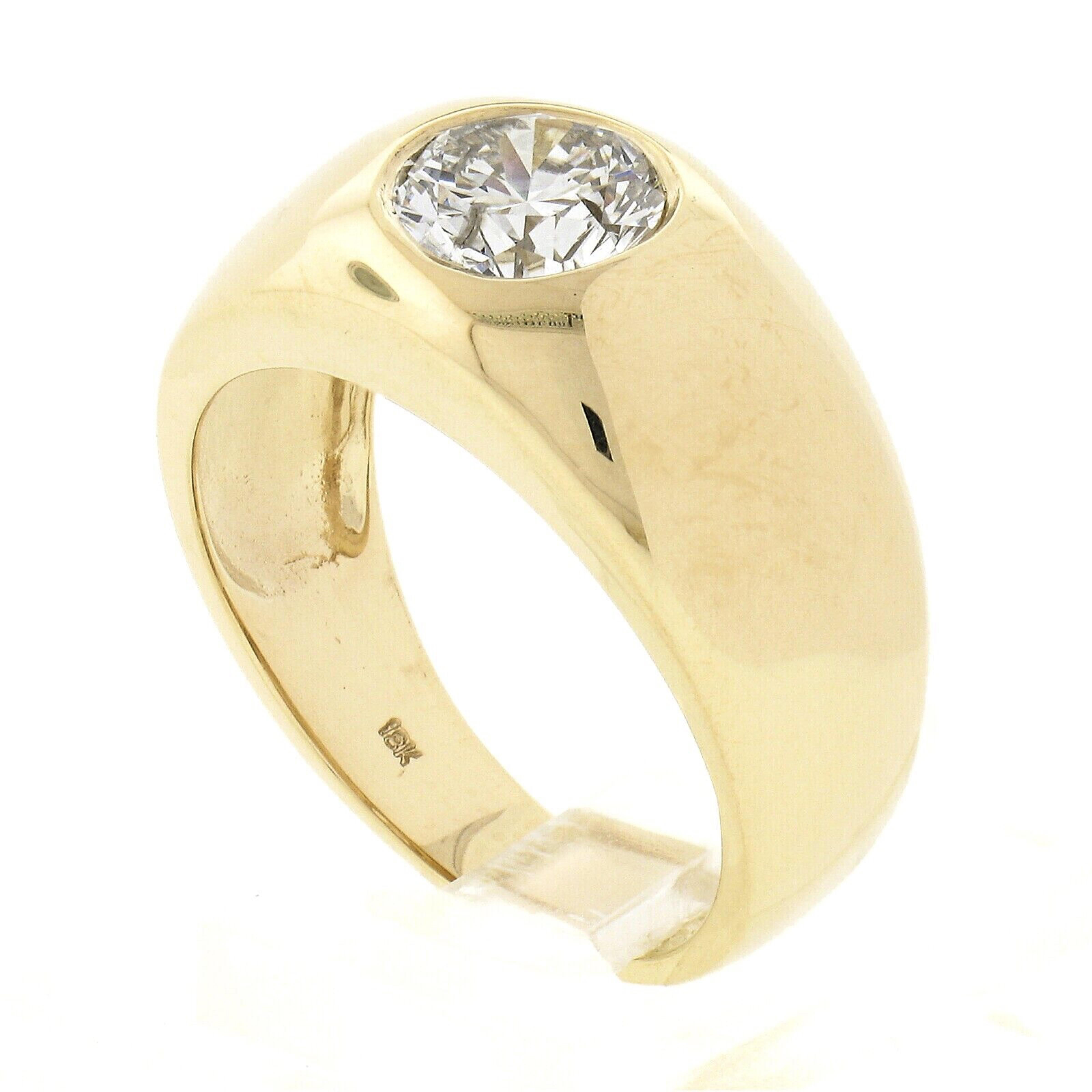 New Men's 18k Yellow Gold 1.26ctw Burnish Set Diamond Solitaire Dome Gypsy Ring In New Condition In Montclair, NJ