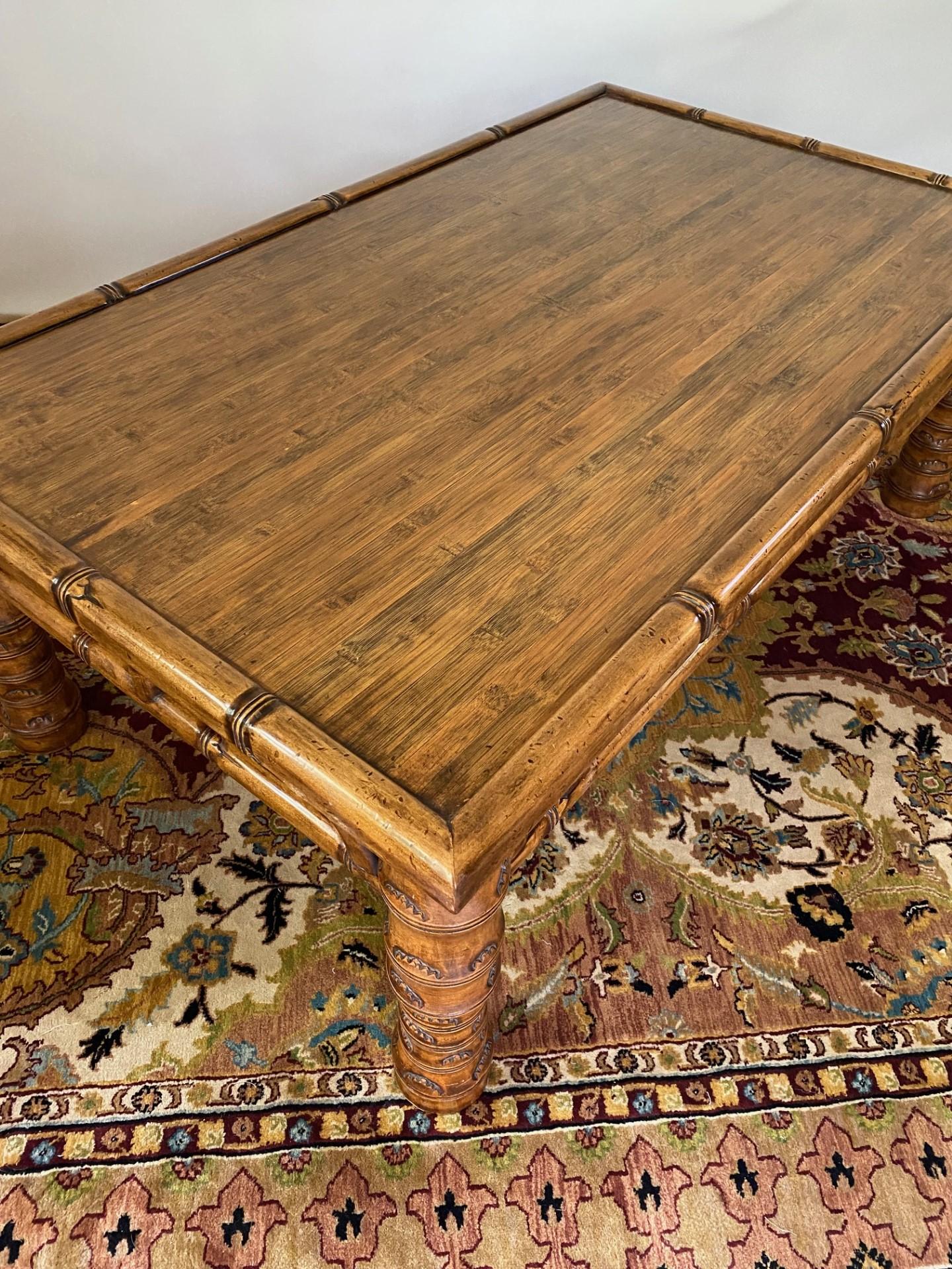 Érable Nouvelle table basse rectangulaire en érable et faux bambou de style Ming, en stock