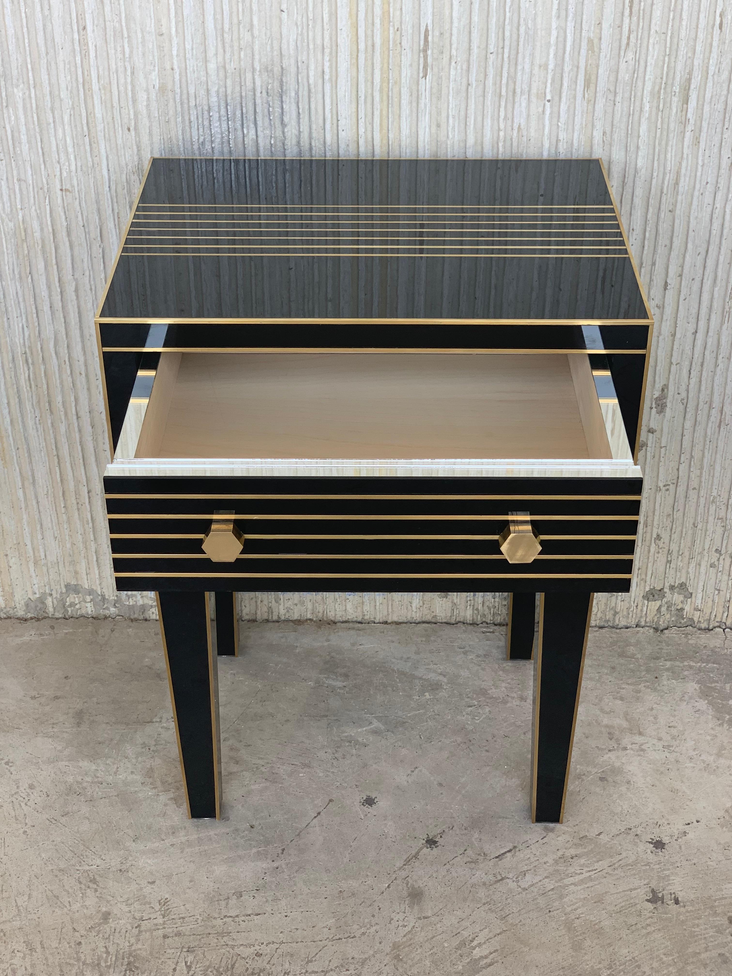 New Mirrored Nightstand in Black Mirror and Chrome with One Drawer In Excellent Condition In Miami, FL