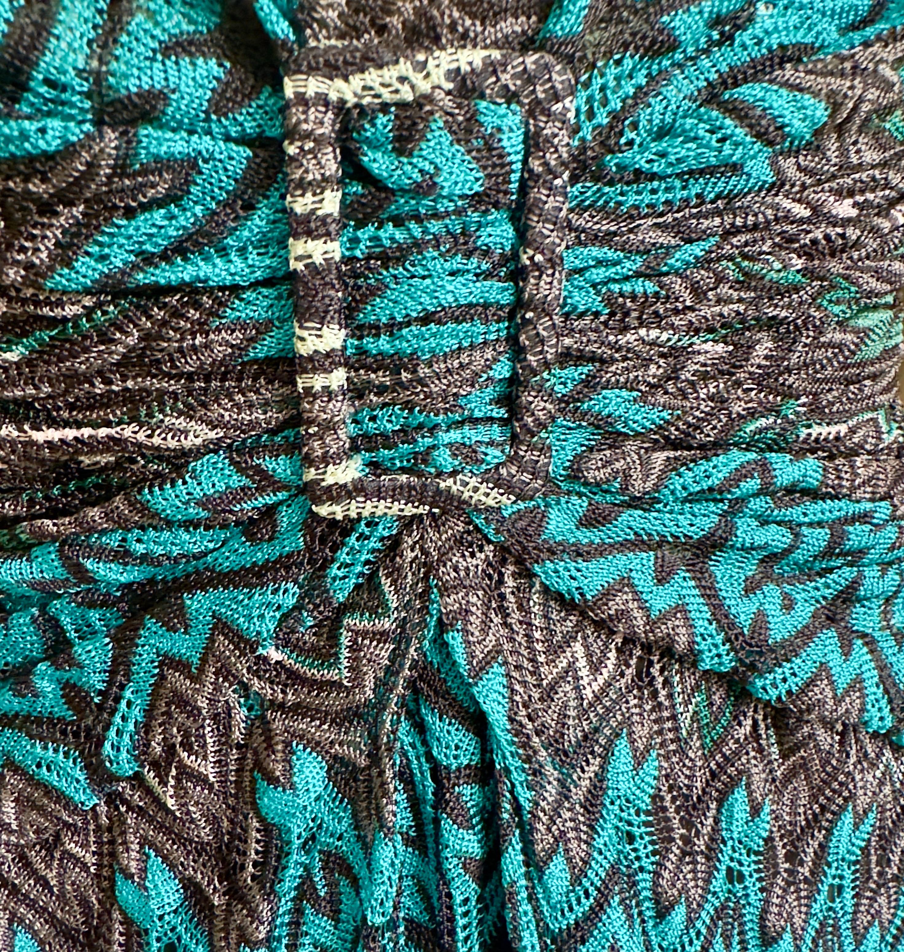 Missoni 2PC Dramatic Robe de soirée et cardigan en maille crochet à col profond 40 en vente 4