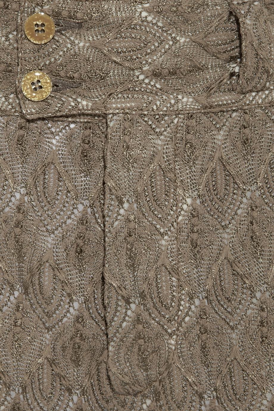 
Magnifique short Missoni
    Fabriqué en  La célèbre maille au crochet emblématique de Missoni
    Label principal
    Belle couleur brune naturelle
Deux poches avant, deux poches arrière
Fabriqué en Italie
Entièrement doublé
Taille 44
   