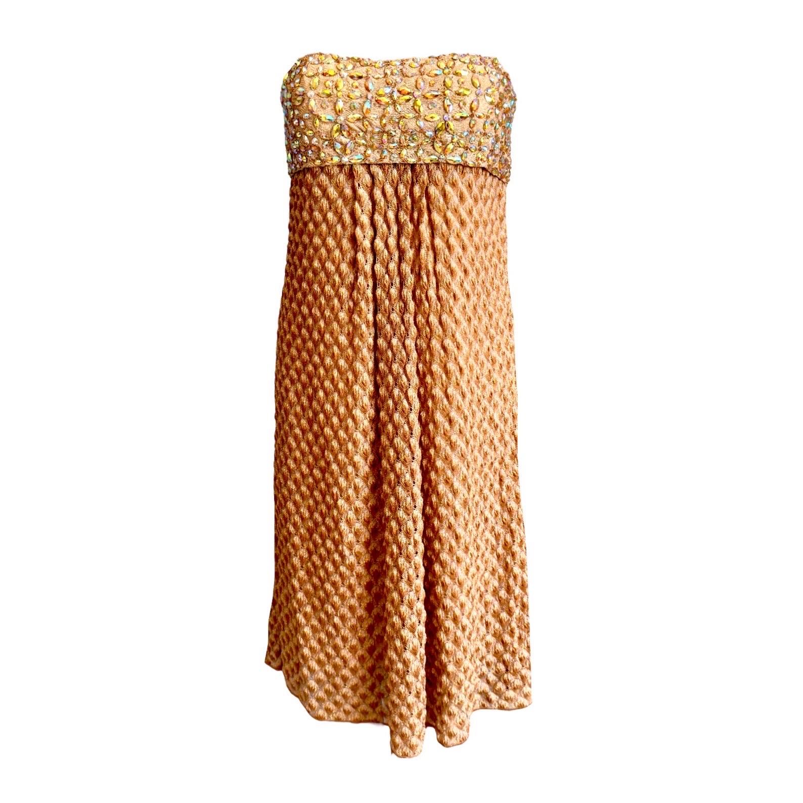 Robe midi Missoni or métallique crochetée perlée de cristaux, taille 42 en vente