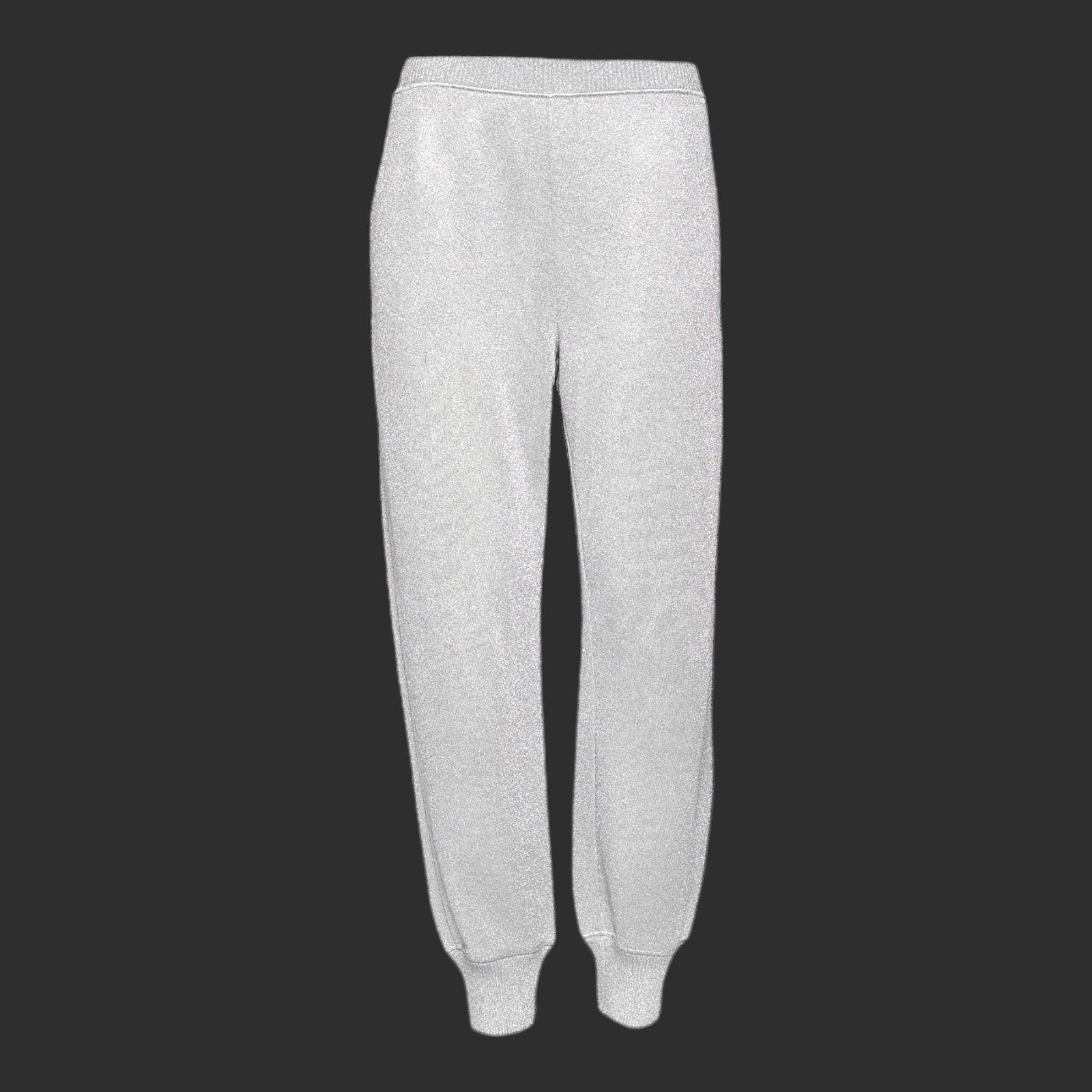 Le pantalon en tricot crocheté emblématique de Missoni est conçu pour une coupe ample flatteuse. 

Ce pantalon de survêtement gris de Missoni est confectionné en maille douce avec des fils métalliques pour un soupçon d'éclat holographique.


Superbe