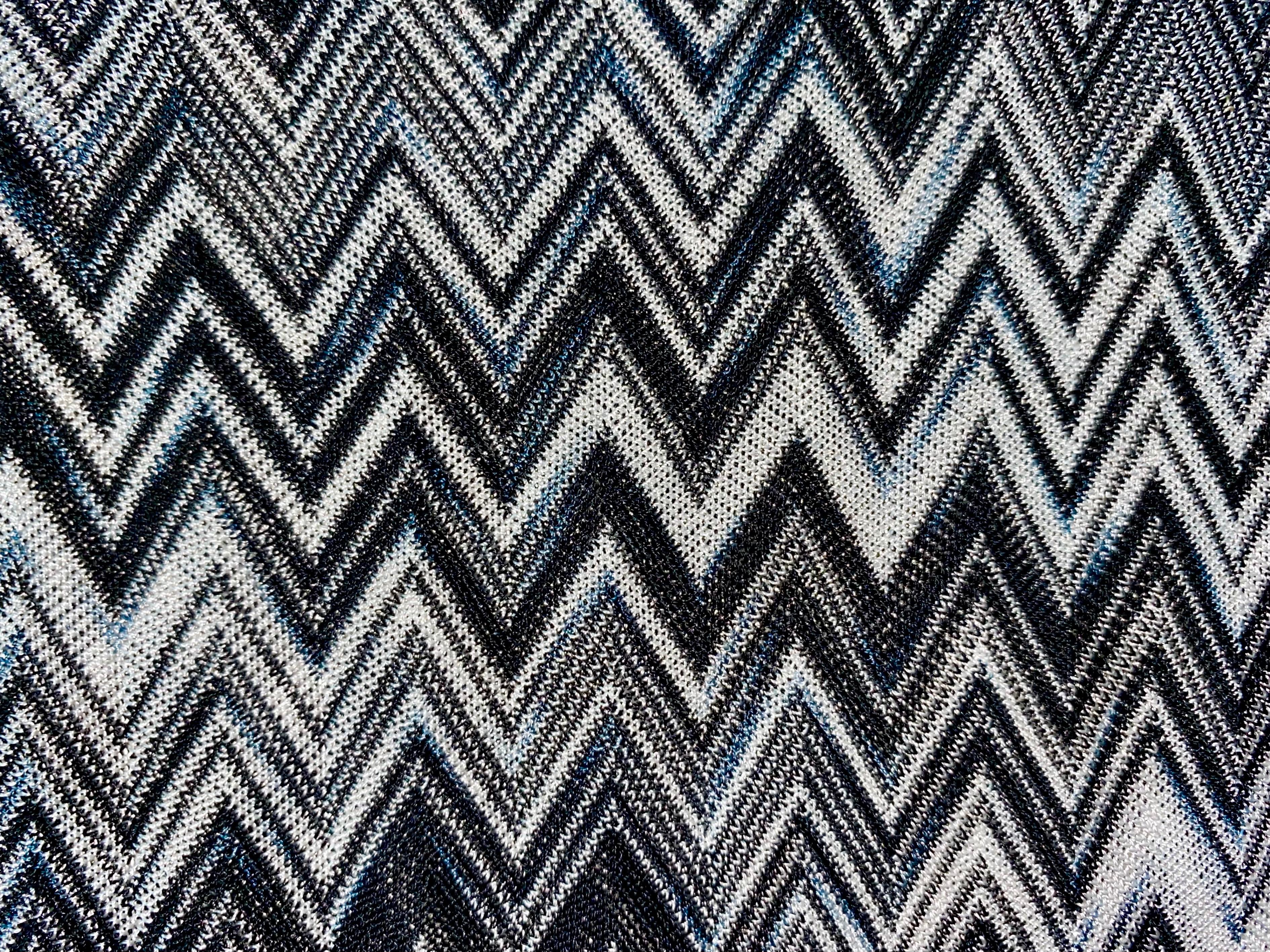 De las mujeres NUEVO Missoni Monochrome Signature Chevron Zigzag Knit Dress 38 en venta