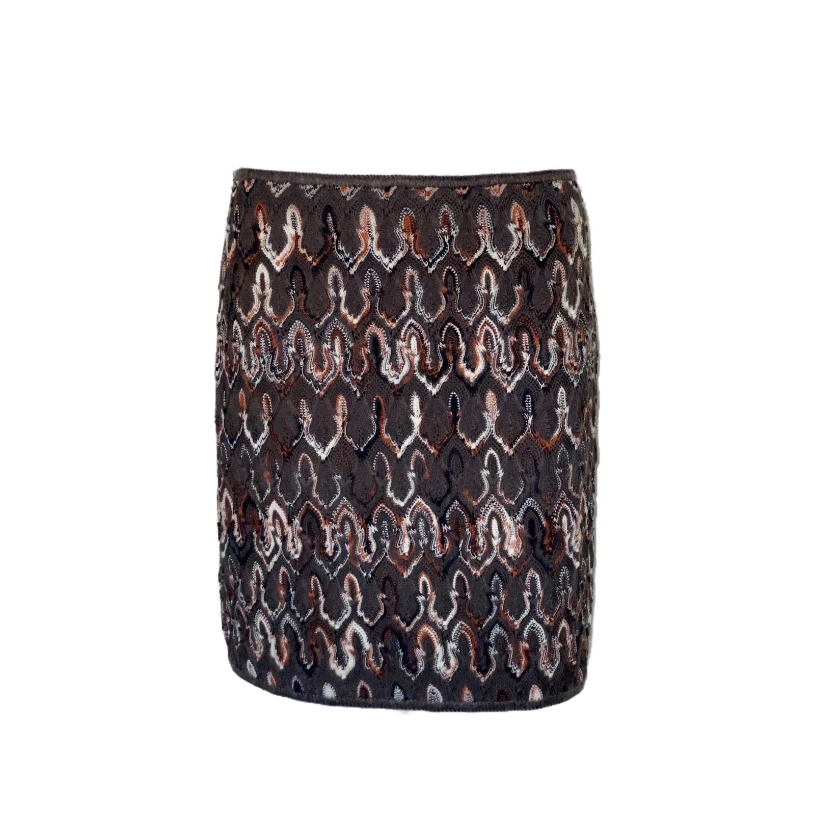 Noir Missoni - Jupe en maille tricotée à chevrons et zigzags, signature au crochet, multicolore, état neuf en vente