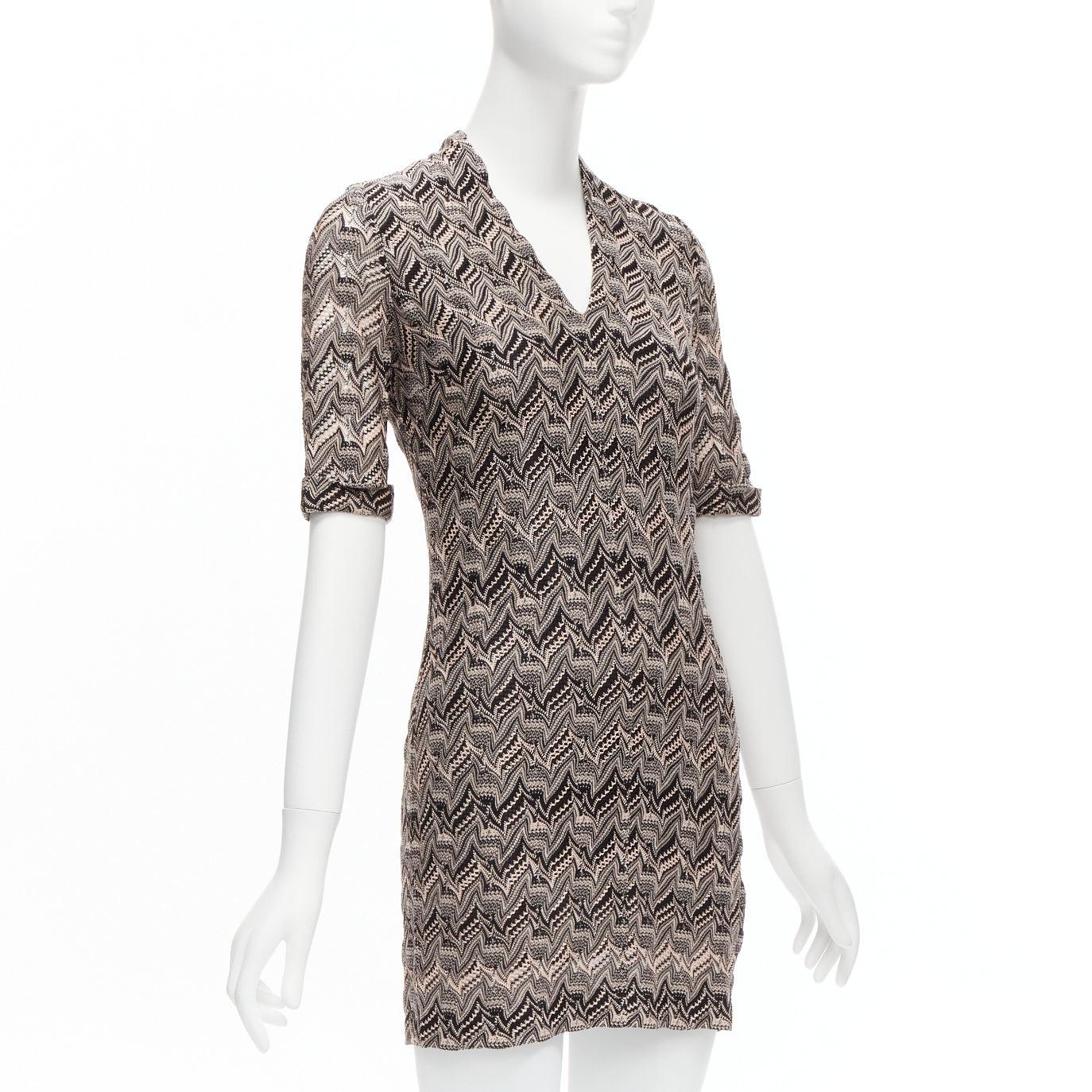 new MISSONI pink black chevron knit lace knit V-neck cuffed sleeve mini dress IT In New Condition For Sale In Hong Kong, NT
