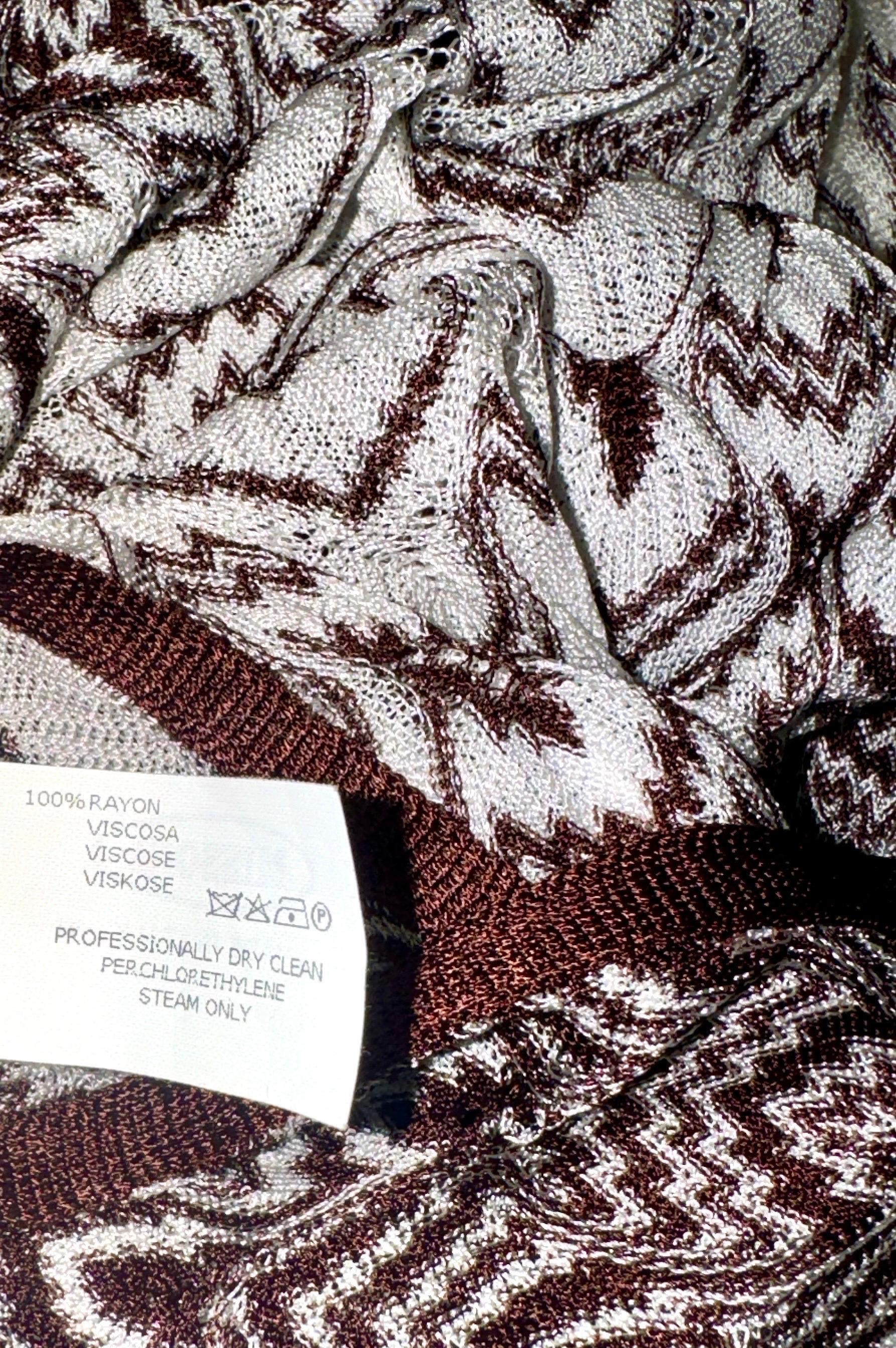 Robe caftan Missoni Signature Chevron zigzag en maille crochetée 42 en vente 1
