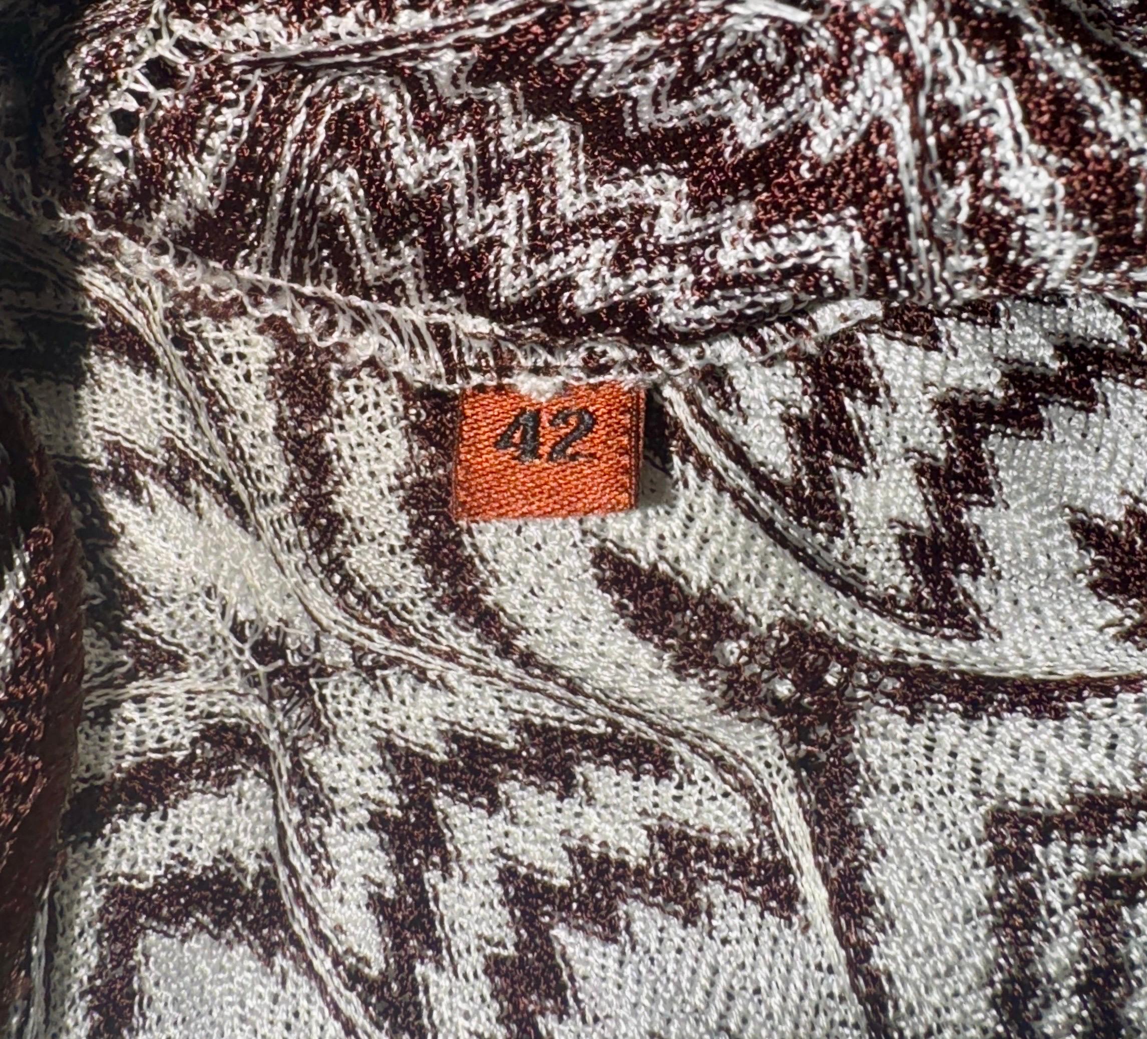 Robe caftan Missoni Signature Chevron zigzag en maille crochetée 42 en vente 2