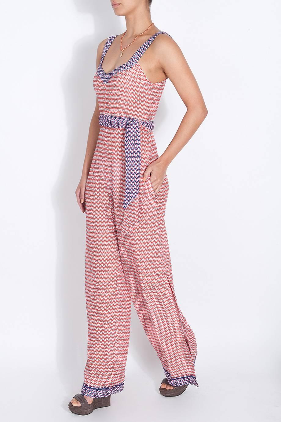 Missoni siganture jumpsuit
Classic MISSONI signature zigzag crochet knit
Simply slips on
Wide palazzo legs
Comes with matching belt
Dry Clean only
Made in Italy
Size 40