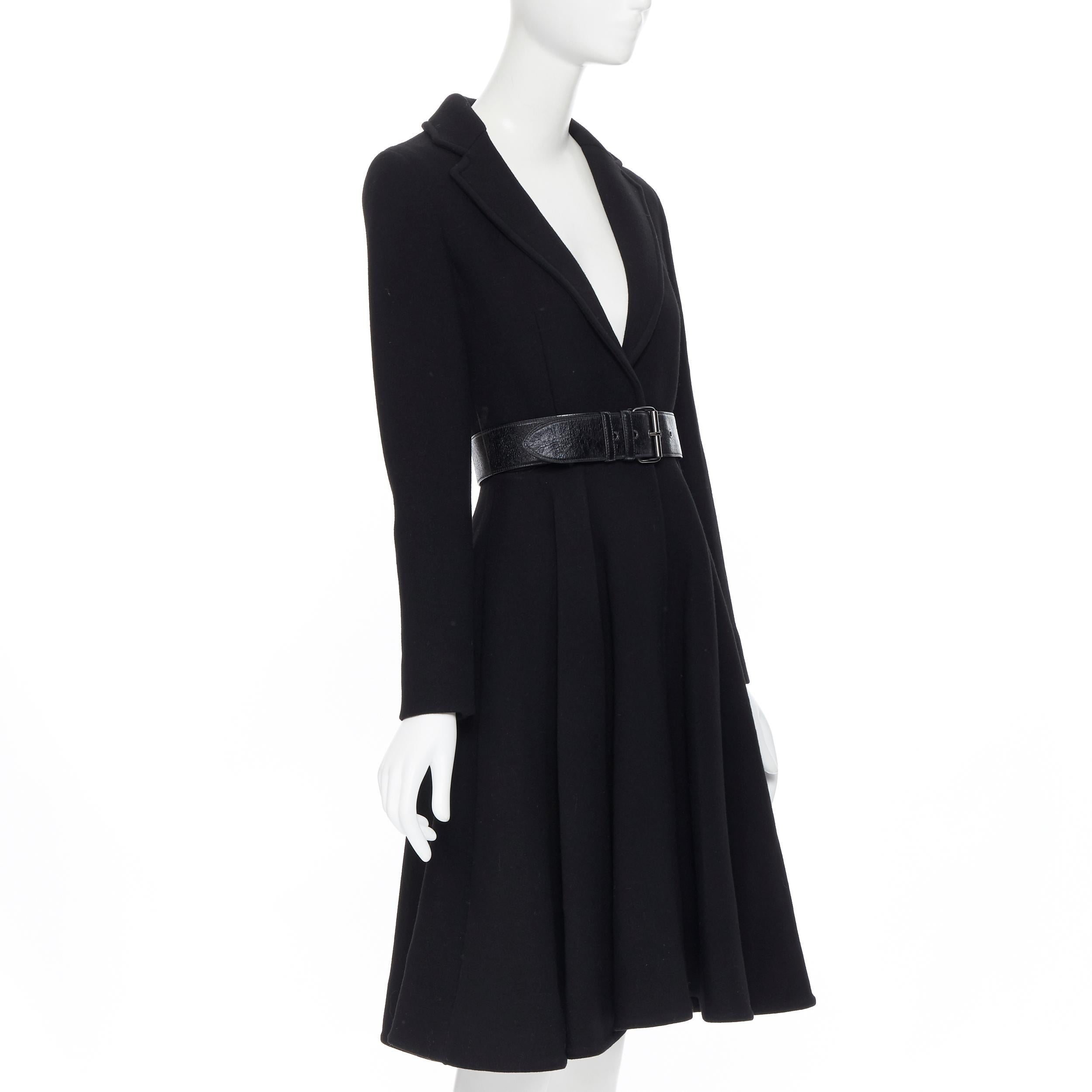 Donna nuovo MIU MIU 2013 nero in lana vergine con cintura, cappotto invernale svasato IT36 XS